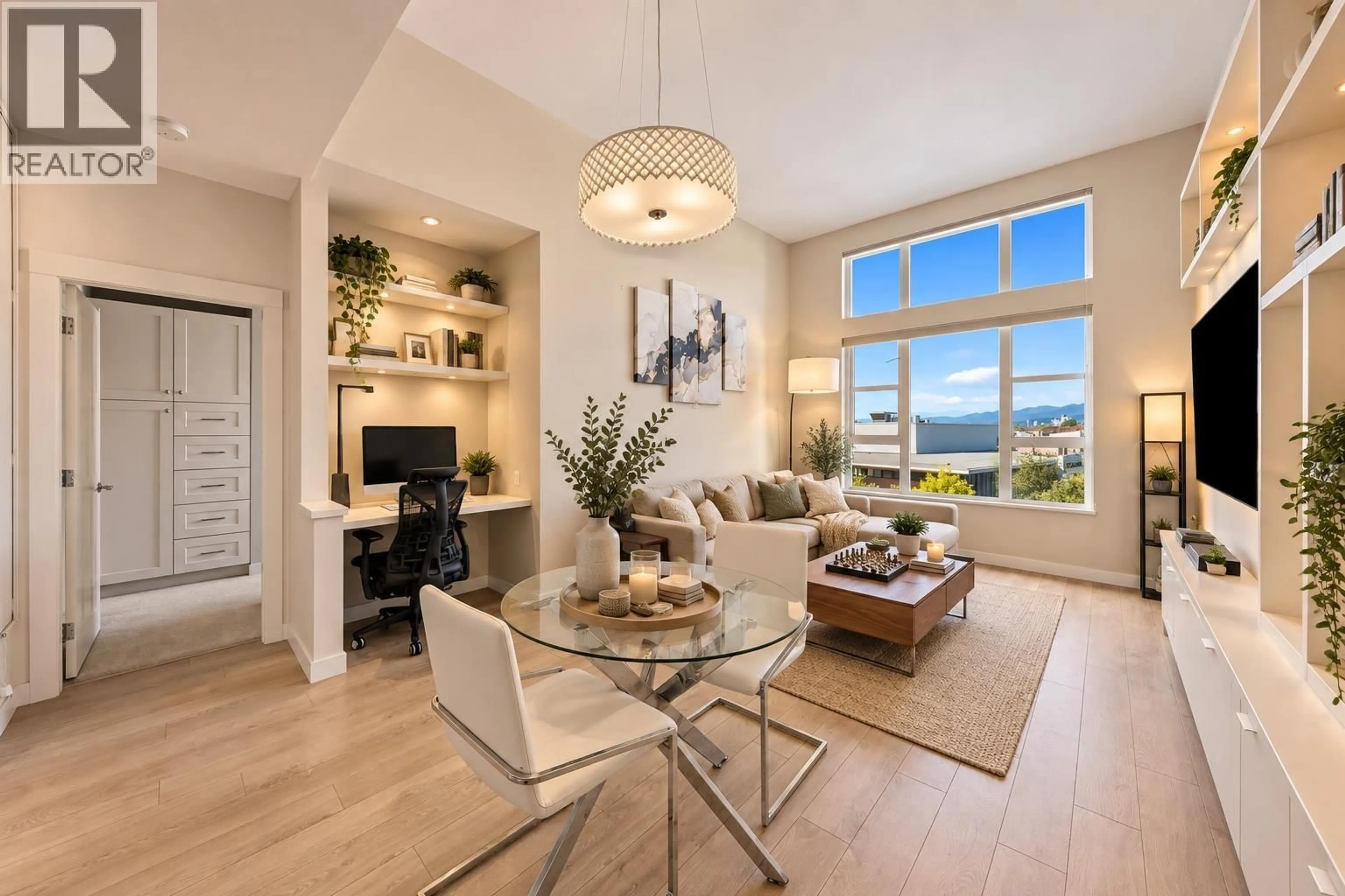 Living room with furniture, unknown for 416 - 550 SEABORNE PLACE, Port Coquitlam British Columbia V3B0L3