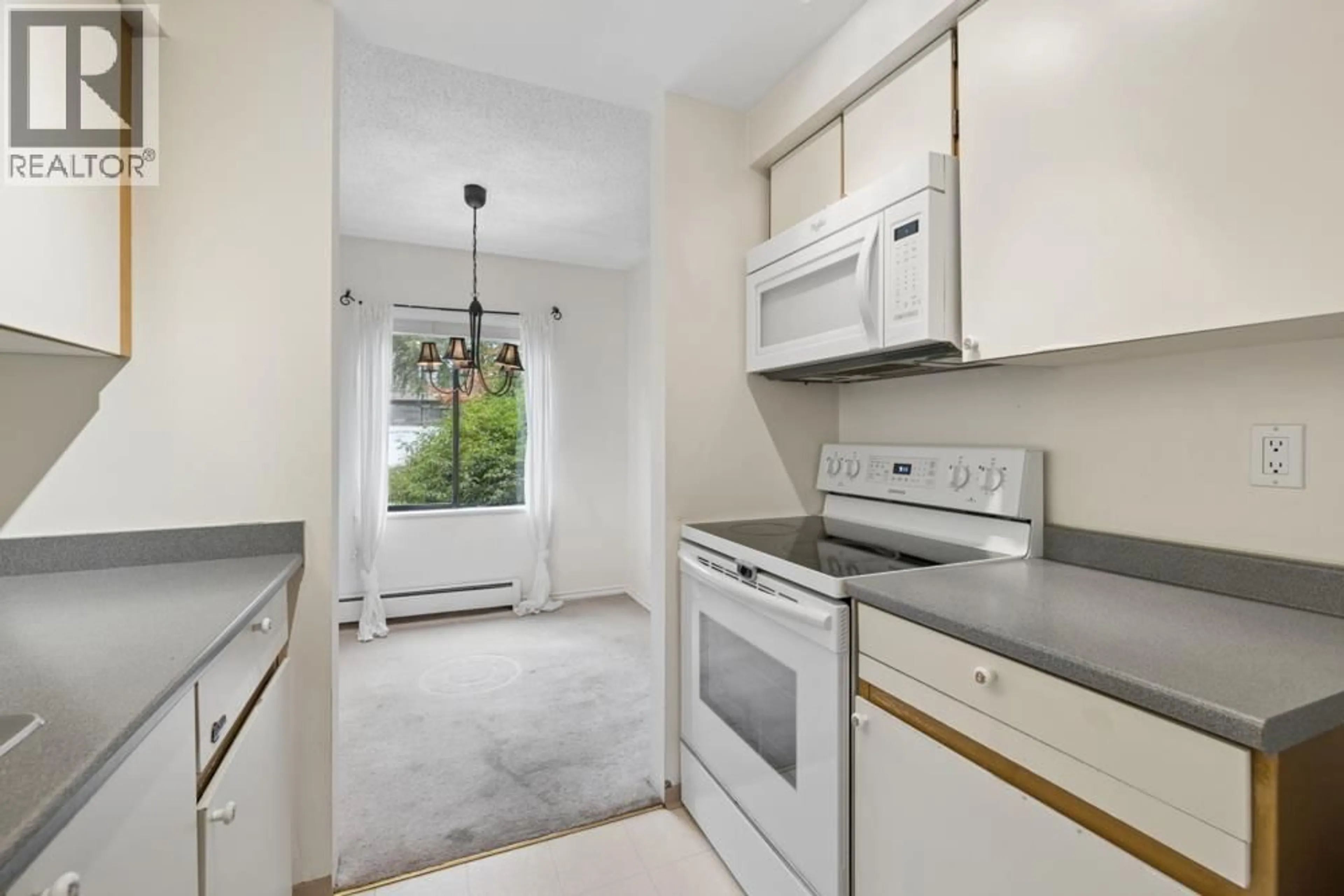 Standard kitchen, unknown for 203 - 1177 HOWIE AVENUE, Coquitlam British Columbia V3J1T9