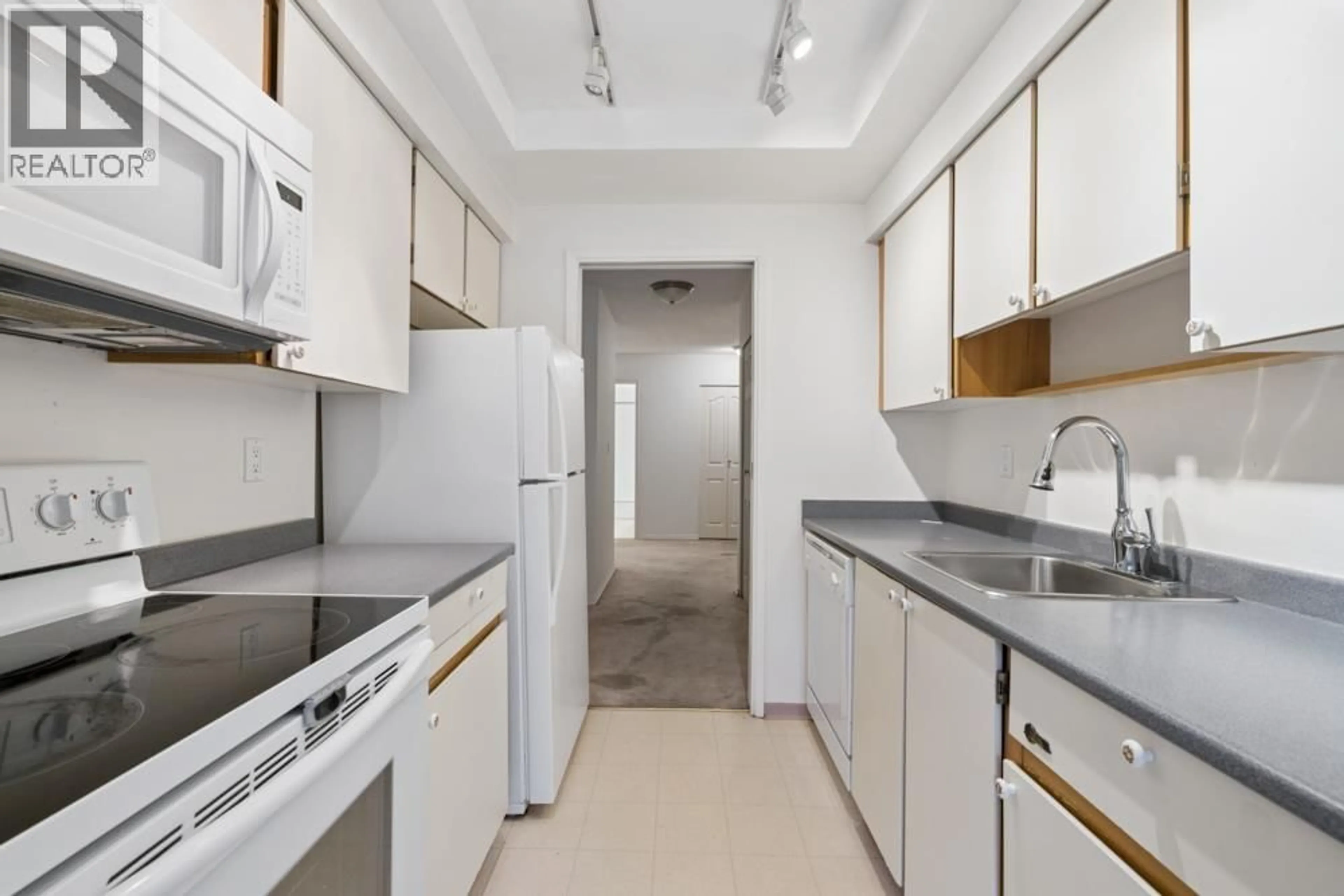 Standard kitchen, unknown for 203 - 1177 HOWIE AVENUE, Coquitlam British Columbia V3J1T9