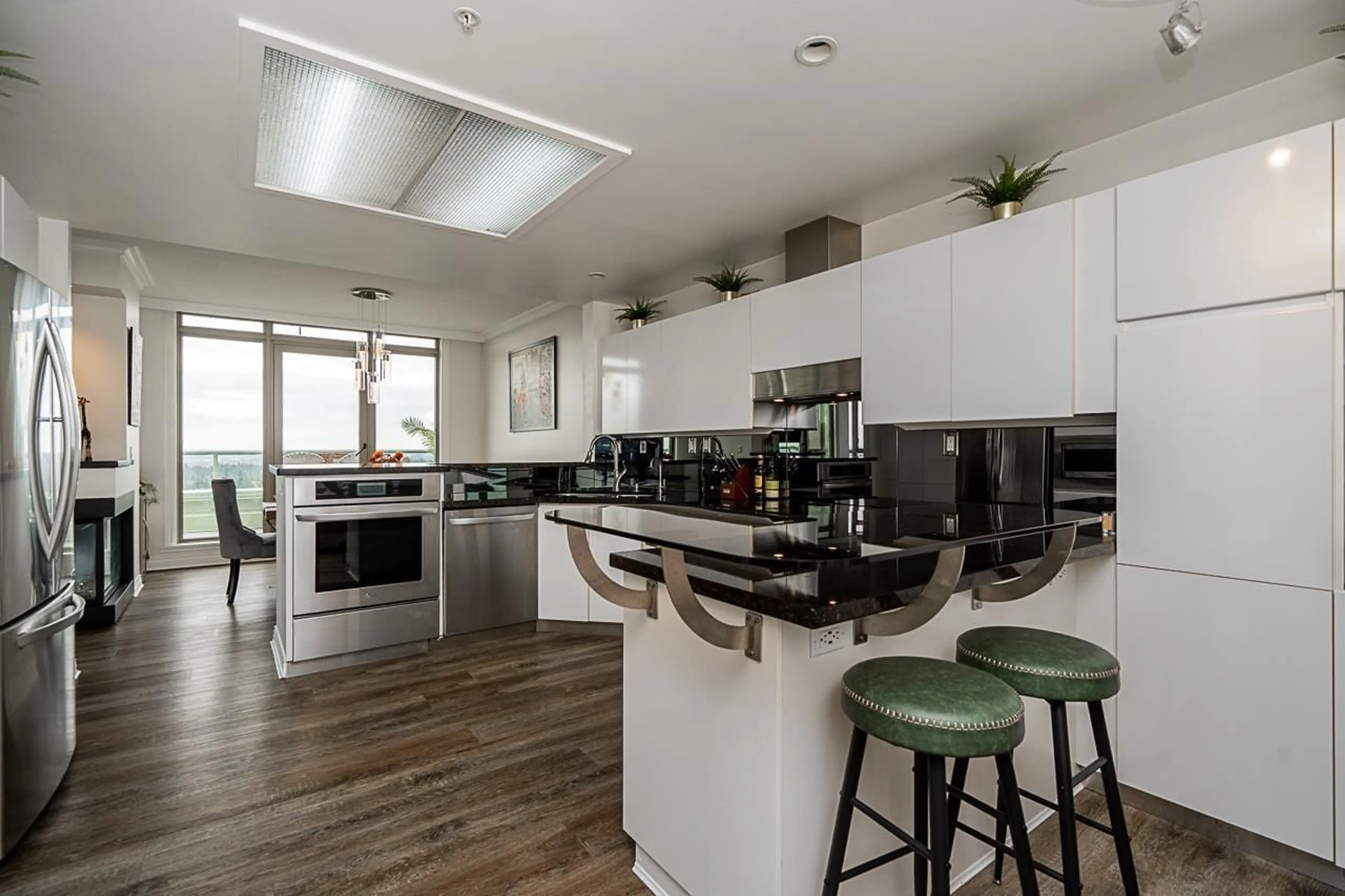 Open concept kitchen, unknown for 2304 - 10082 148 STREET, Surrey British Columbia V3R0S3