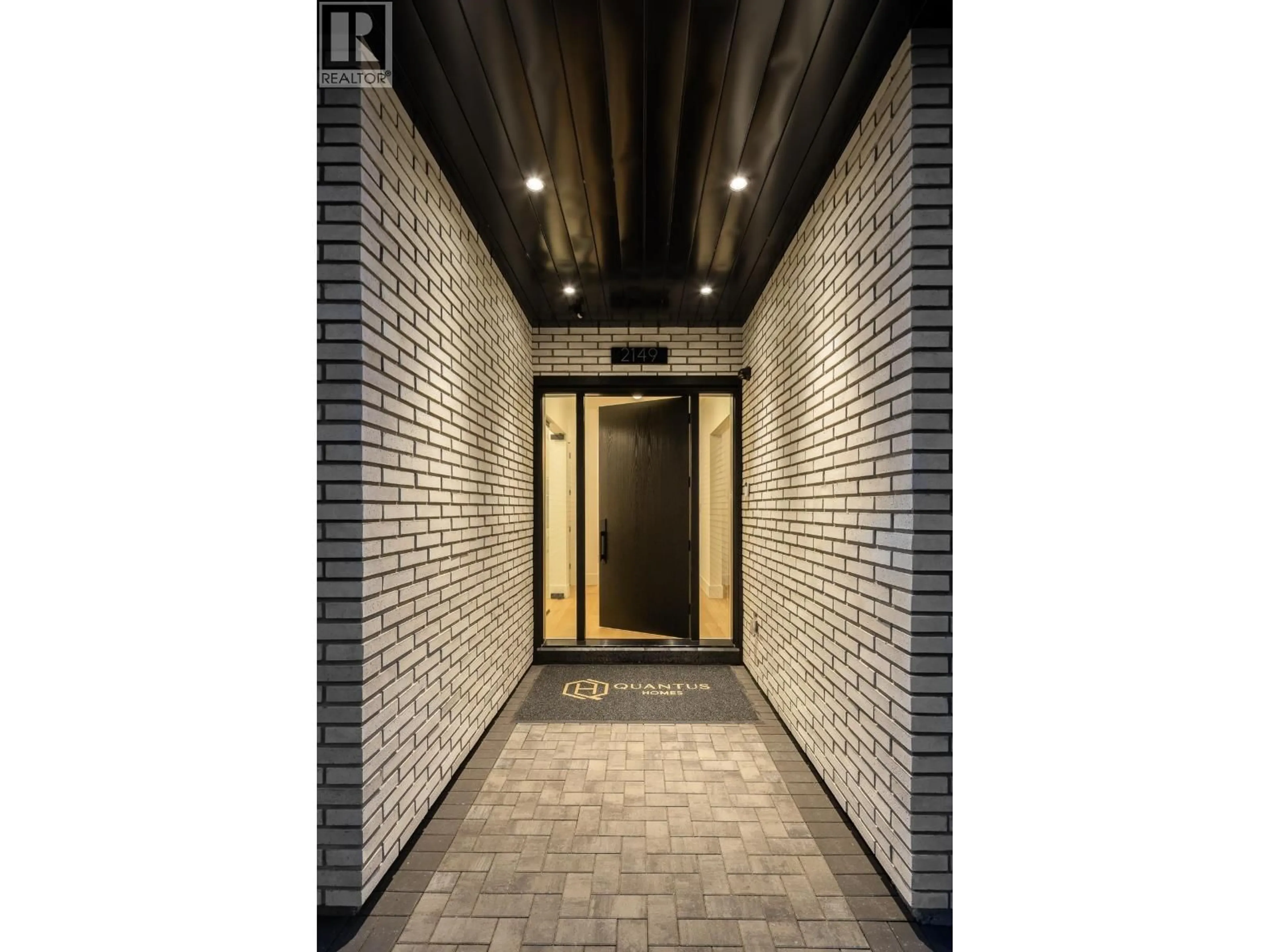 Indoor foyer for 2149 PALLISER AVENUE, Coquitlam British Columbia V3K1W9