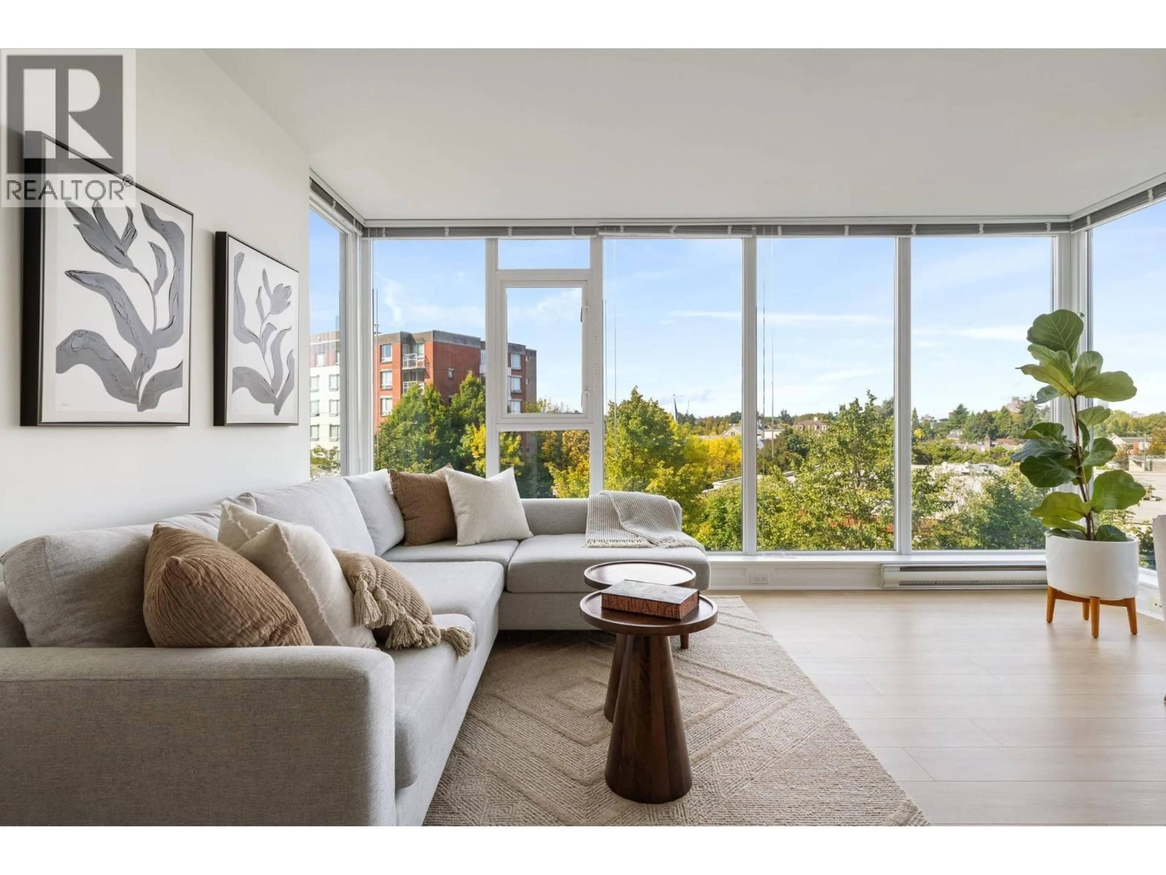 Living room with furniture, unknown for 501 - 2770 SOPHIA STREET, Vancouver British Columbia V5T0A4
