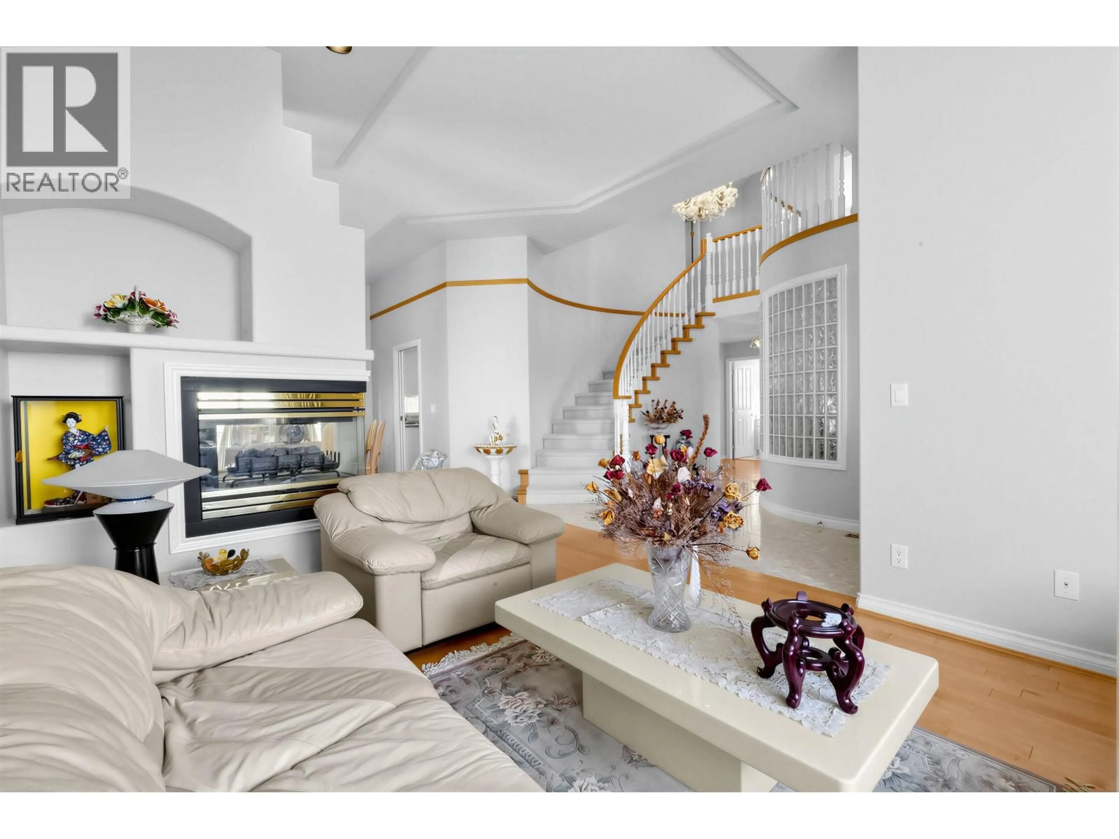 Living room with furniture, unknown for 2947 BLACKBEAR COURT, Coquitlam British Columbia V3E3A2