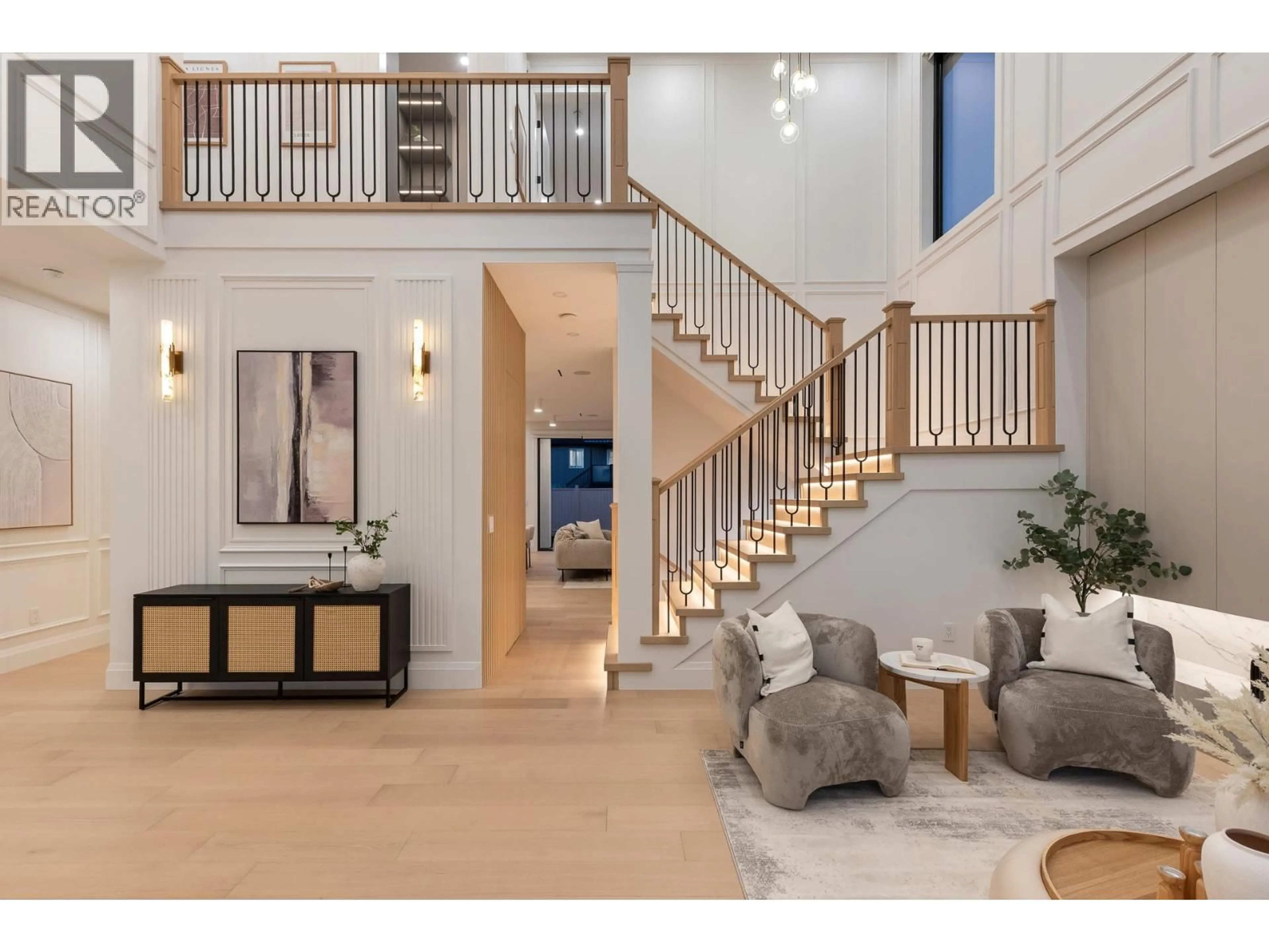 Indoor entryway for 805 PROSPECT STREET, Coquitlam British Columbia V3J6E8