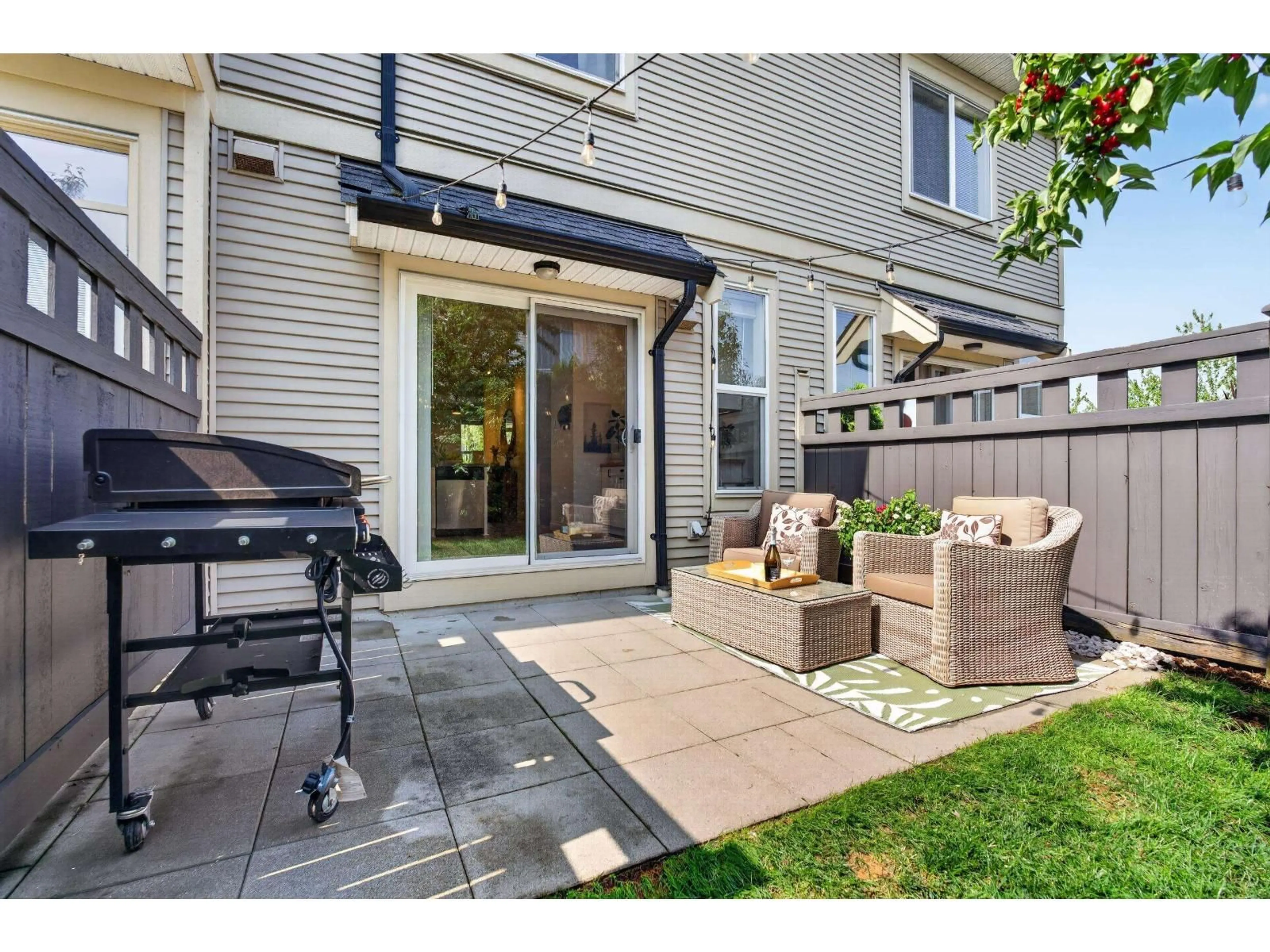 Patio, street for 154 - 7938 209 STREET, Langley British Columbia V2Y0K1
