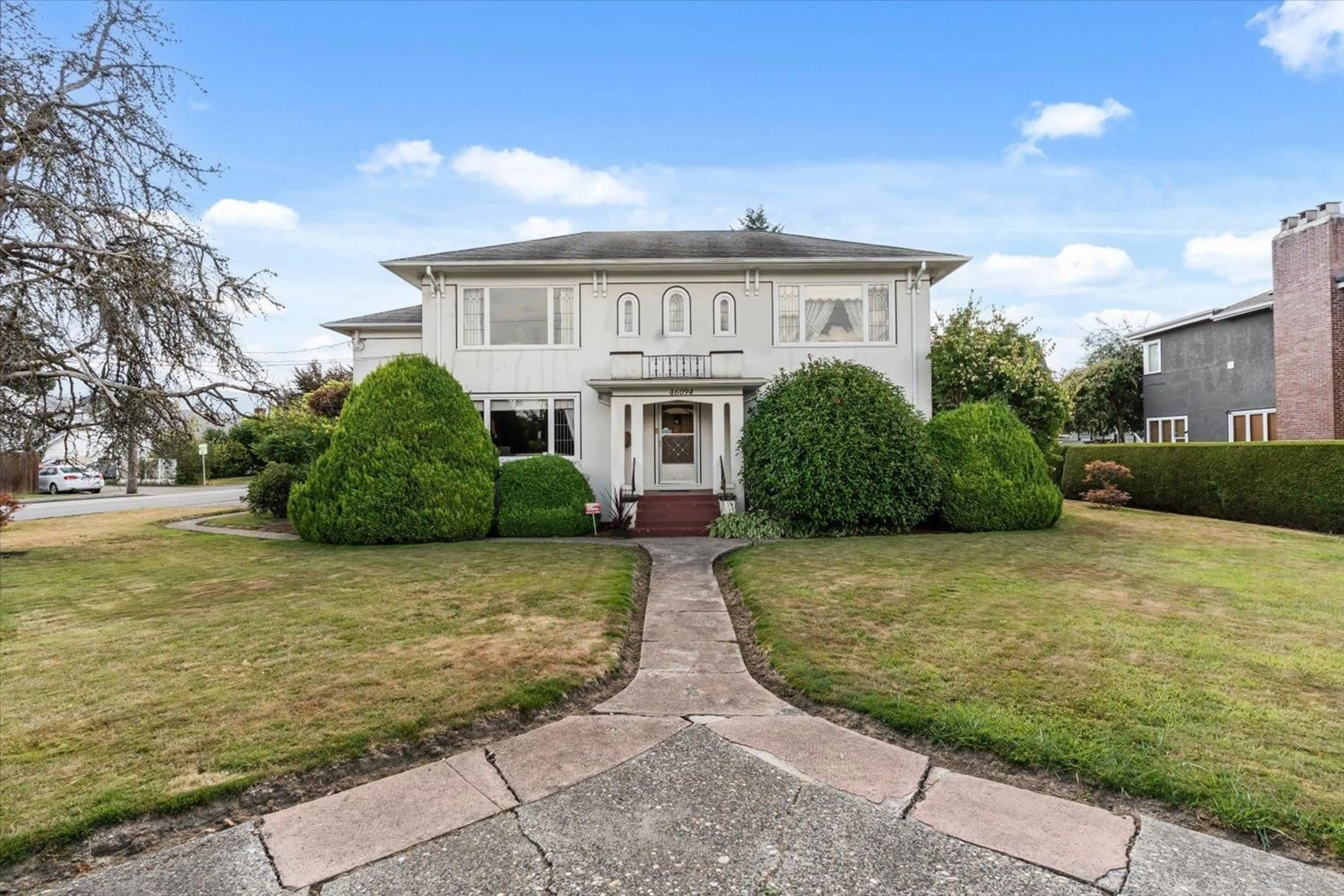 A pic from outside/outdoor area/front of a property/back of a property/a pic from drone, street for 46094 GORE AVENUE, Chilliwack British Columbia V2P1Z6