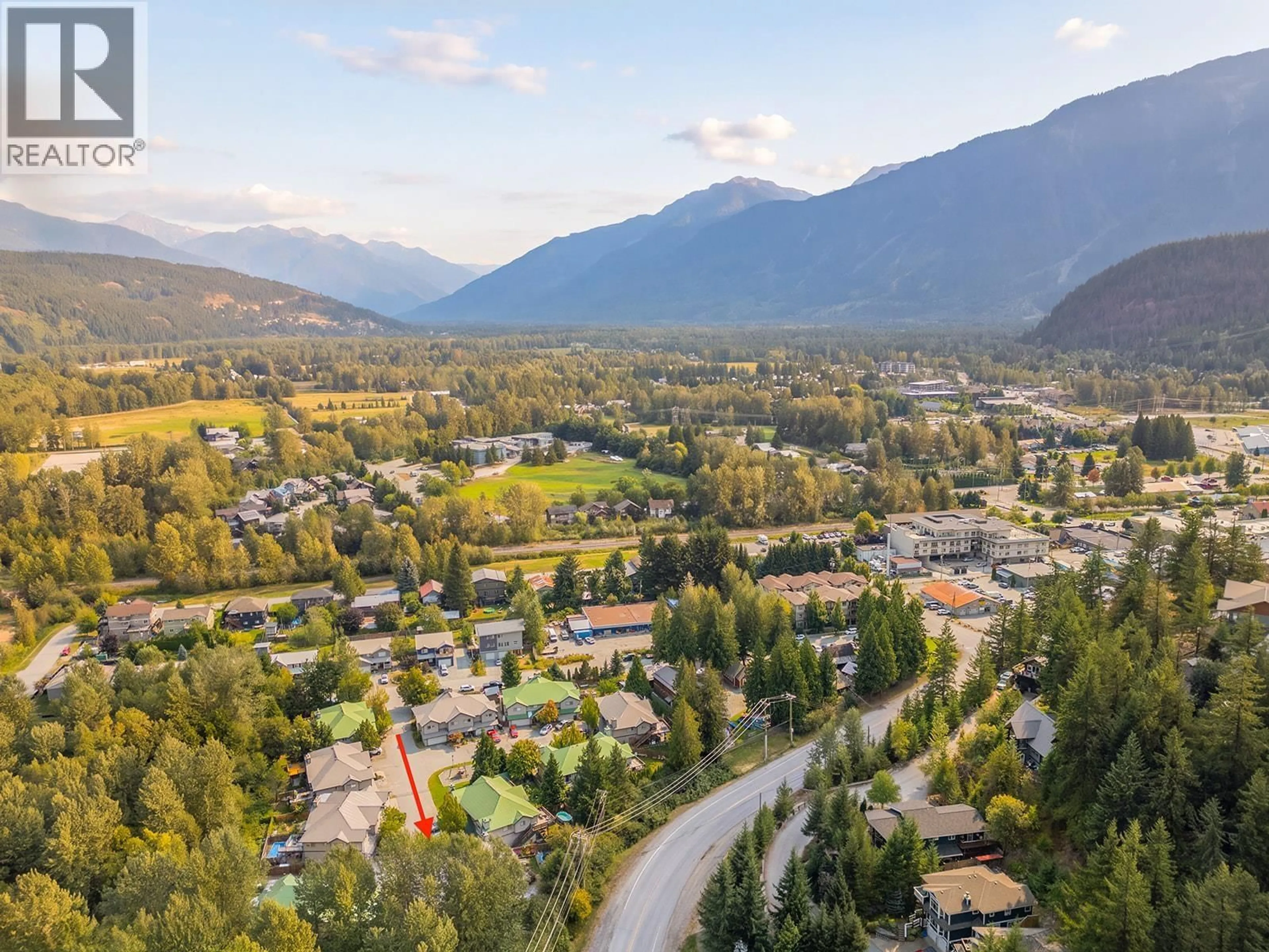 A pic from outside/outdoor area/front of a property/back of a property/a pic from drone, mountain view for 9 - 7467 PROSPECT STREET, Pemberton British Columbia V0N2L1