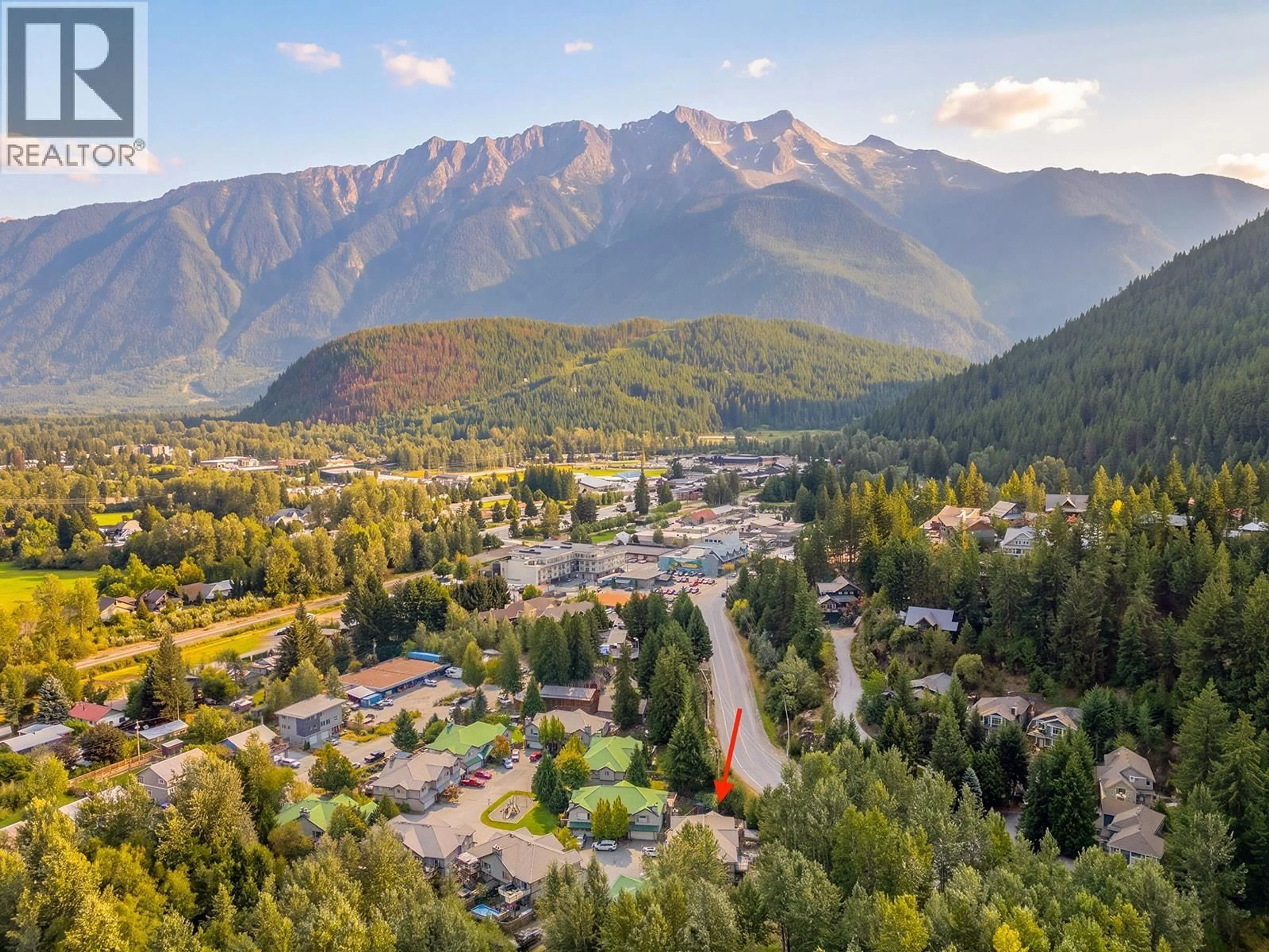 A pic from outside/outdoor area/front of a property/back of a property/a pic from drone, mountain view for 9 - 7467 PROSPECT STREET, Pemberton British Columbia V0N2L1