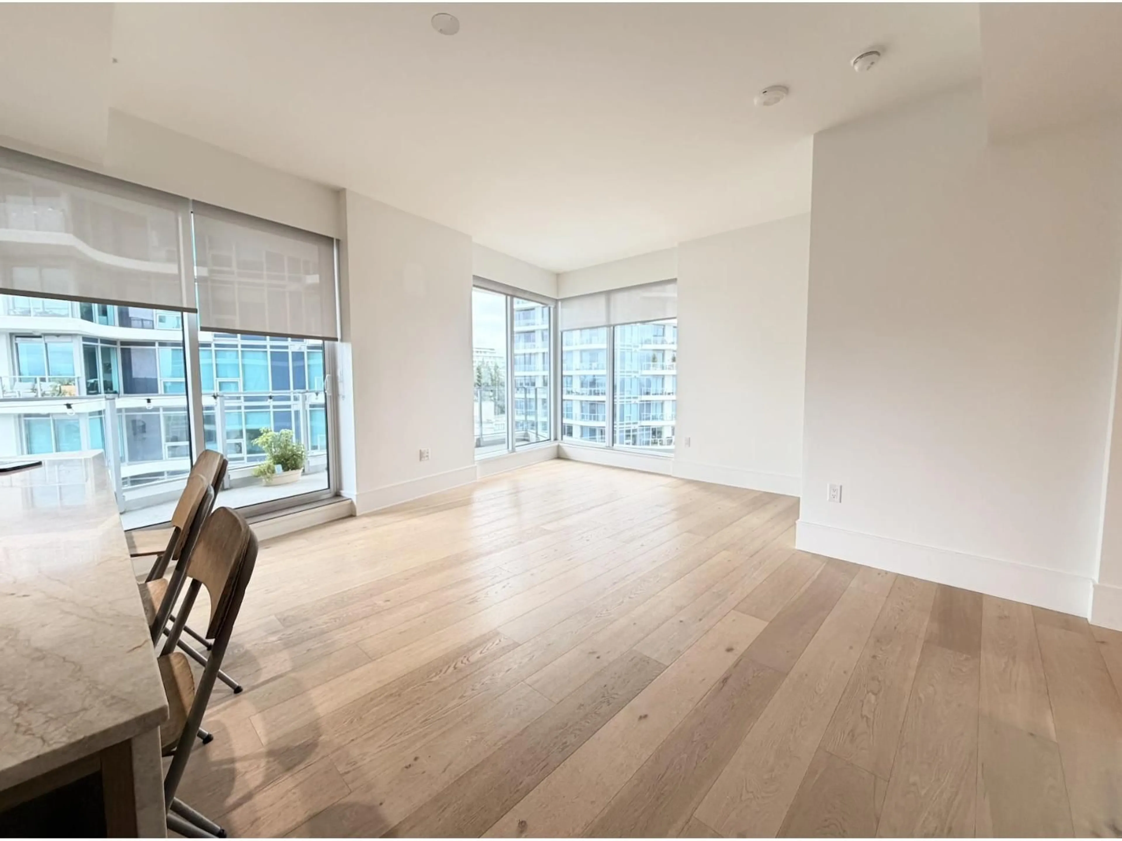 A pic of a room for 1105 - 1500 MARTIN STREET, White Rock British Columbia V4B0C2