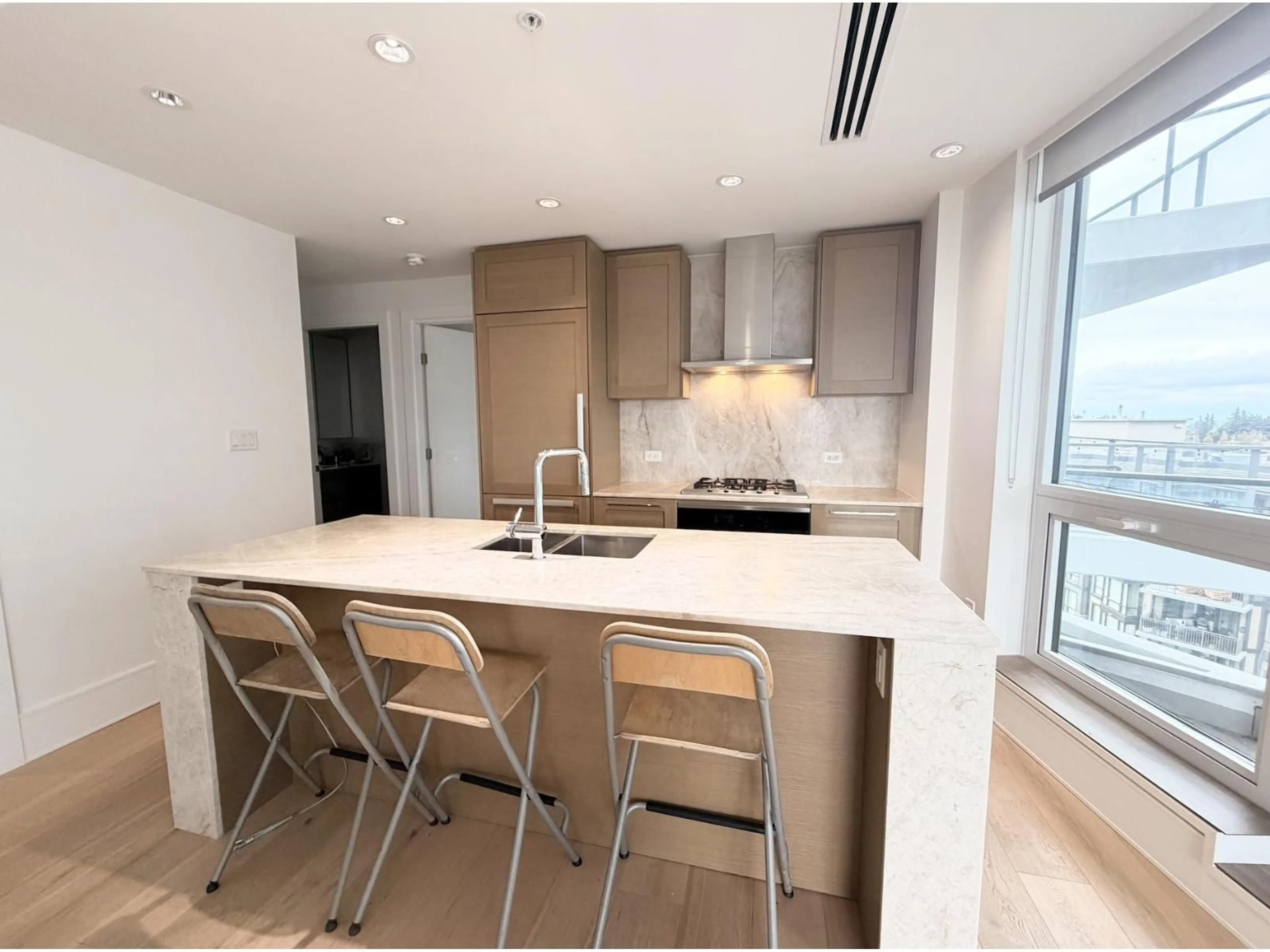 Open concept kitchen, unknown for 1105 - 1500 MARTIN STREET, White Rock British Columbia V4B0C2