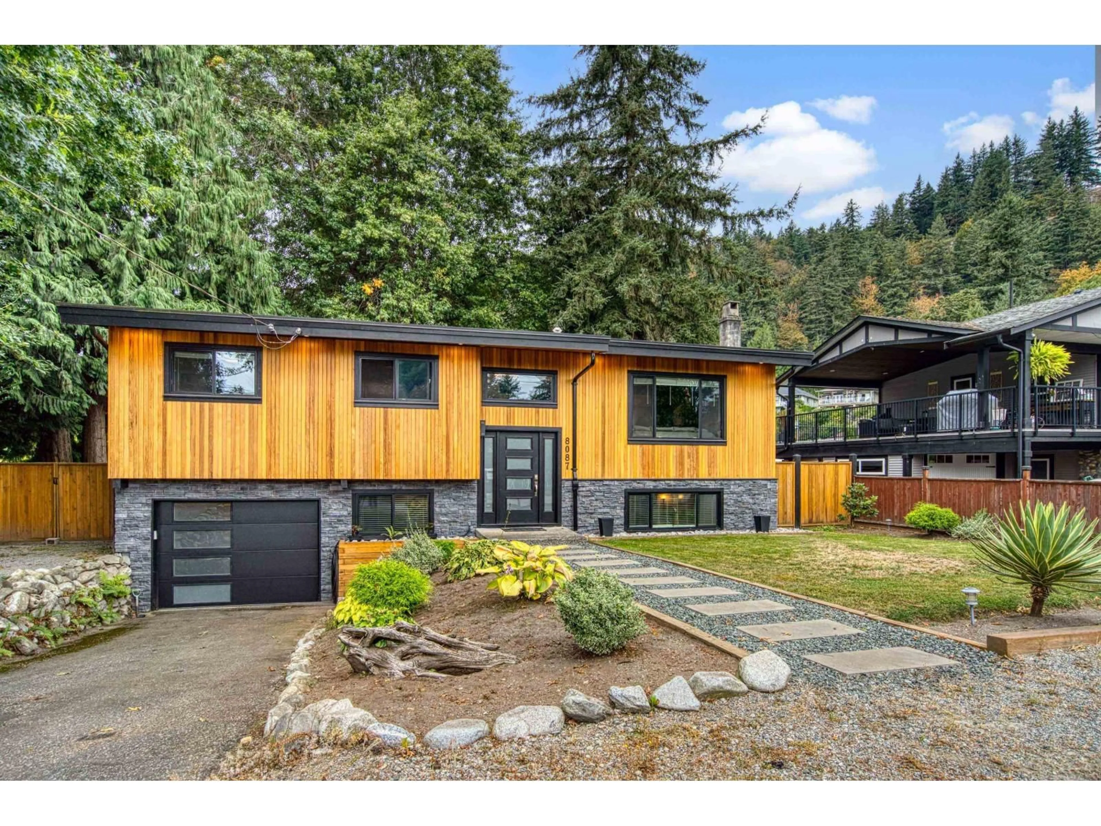 Home with vinyl exterior material, mountain view for 8087 MANSON STREET, Mission British Columbia V2V6P7