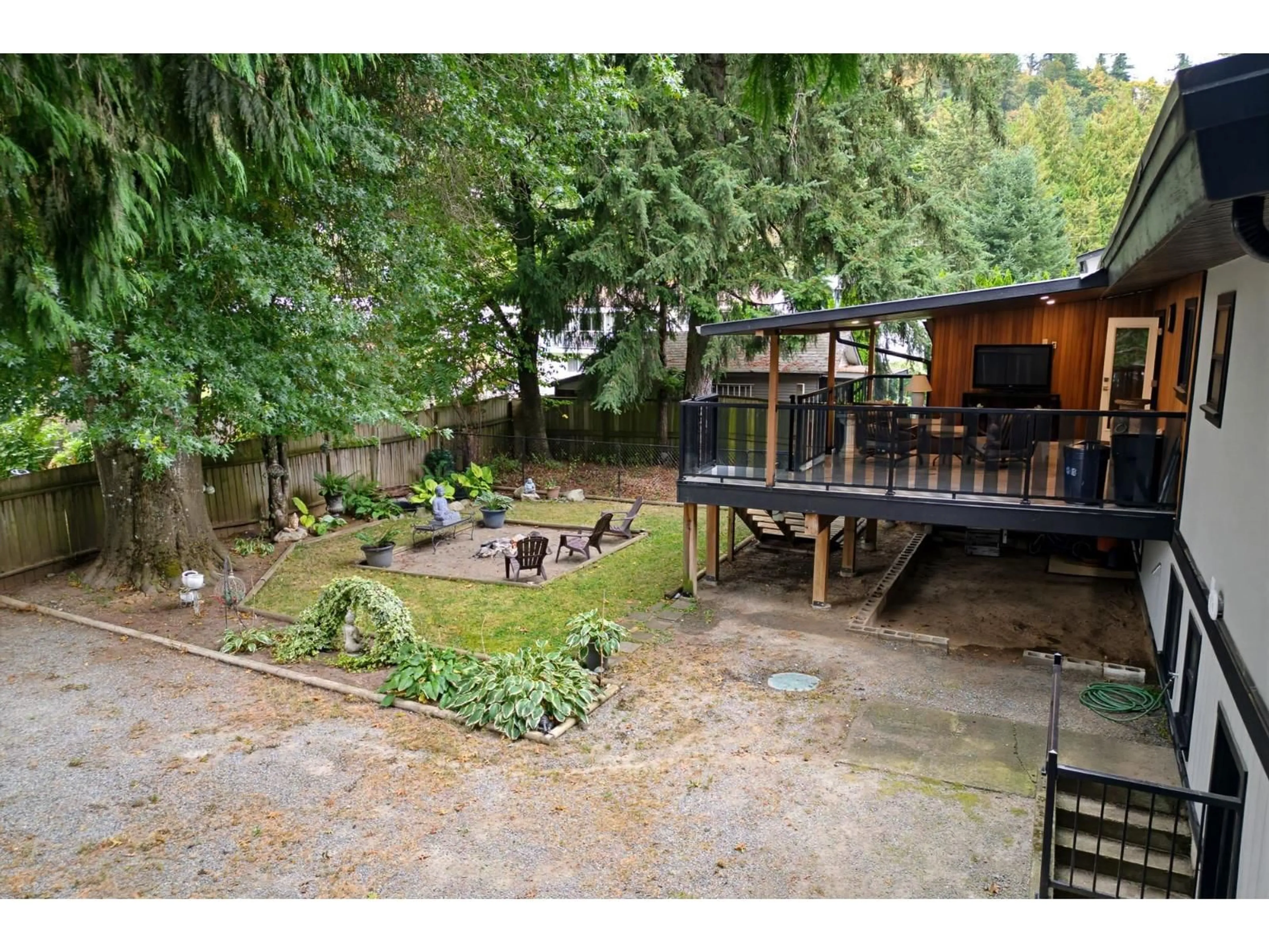 Patio, unknown for 8087 MANSON STREET, Mission British Columbia V2V6P7