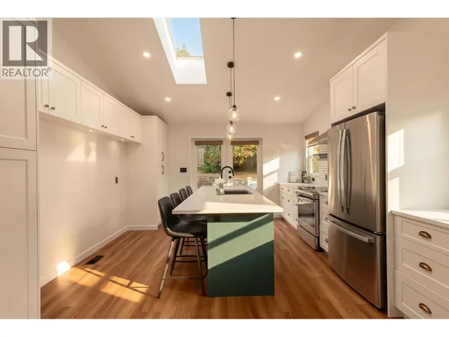 8029 WESTLAKE STREET, Burnaby 2