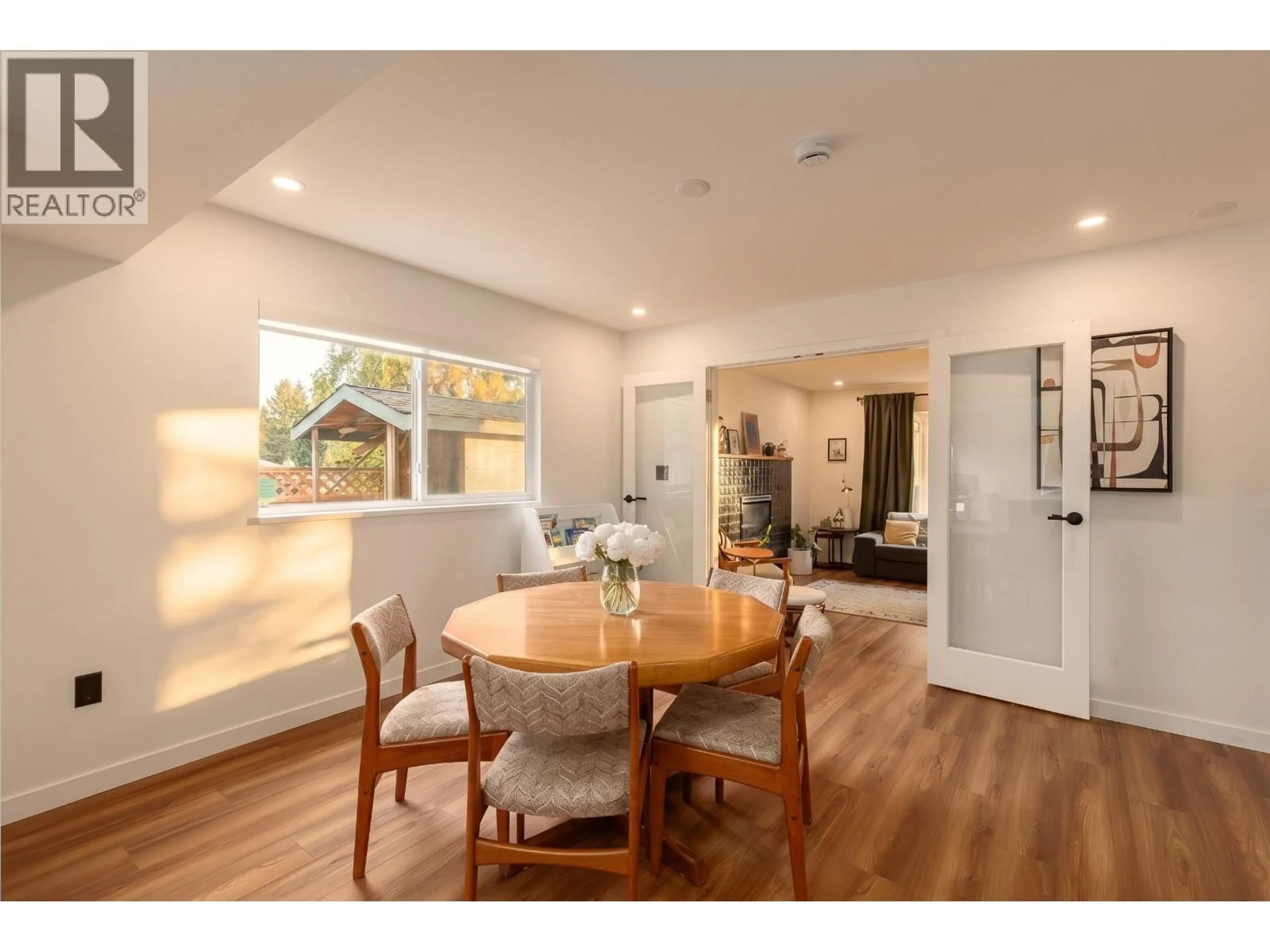 Dining room, wood/laminate floor for 8029 WESTLAKE STREET, Burnaby British Columbia V5A2A9
