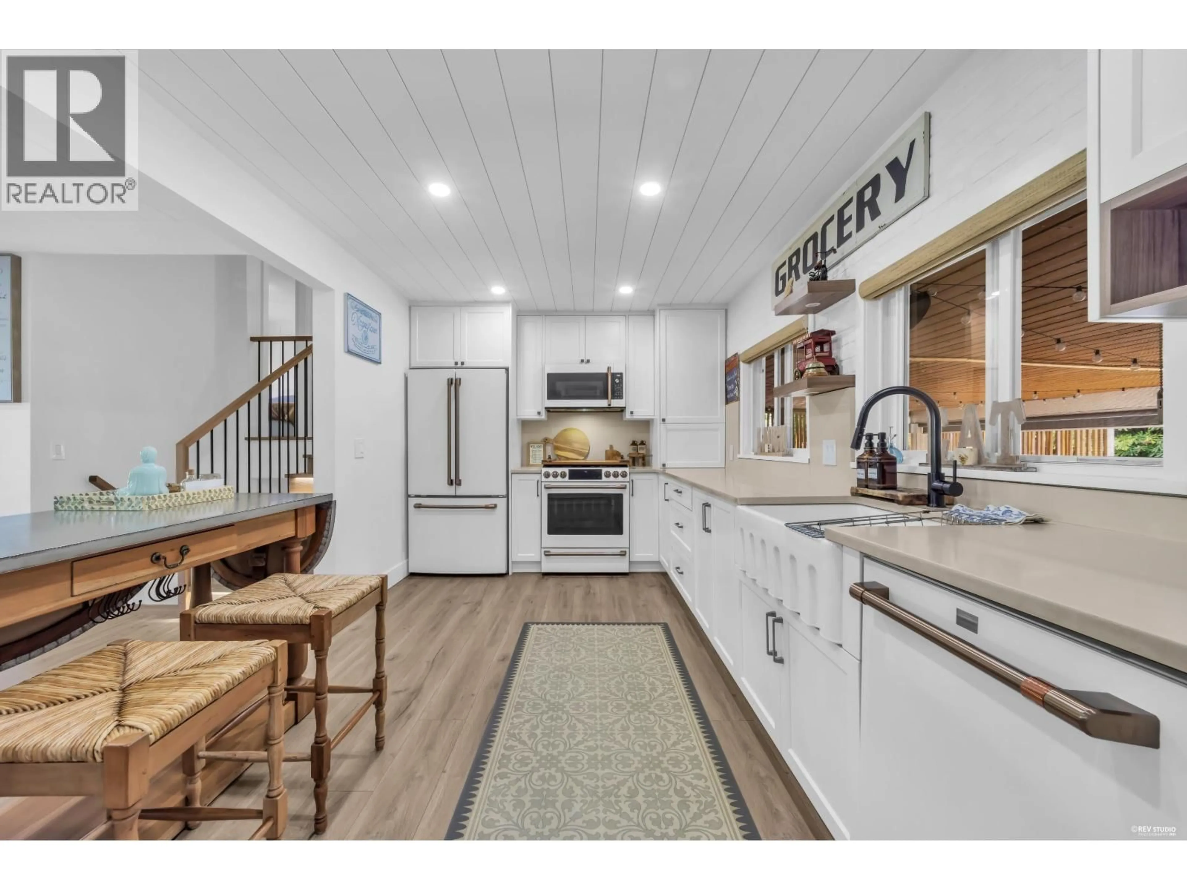 Open concept kitchen, unknown for 330 LEROY STREET, Coquitlam British Columbia V3K5K6