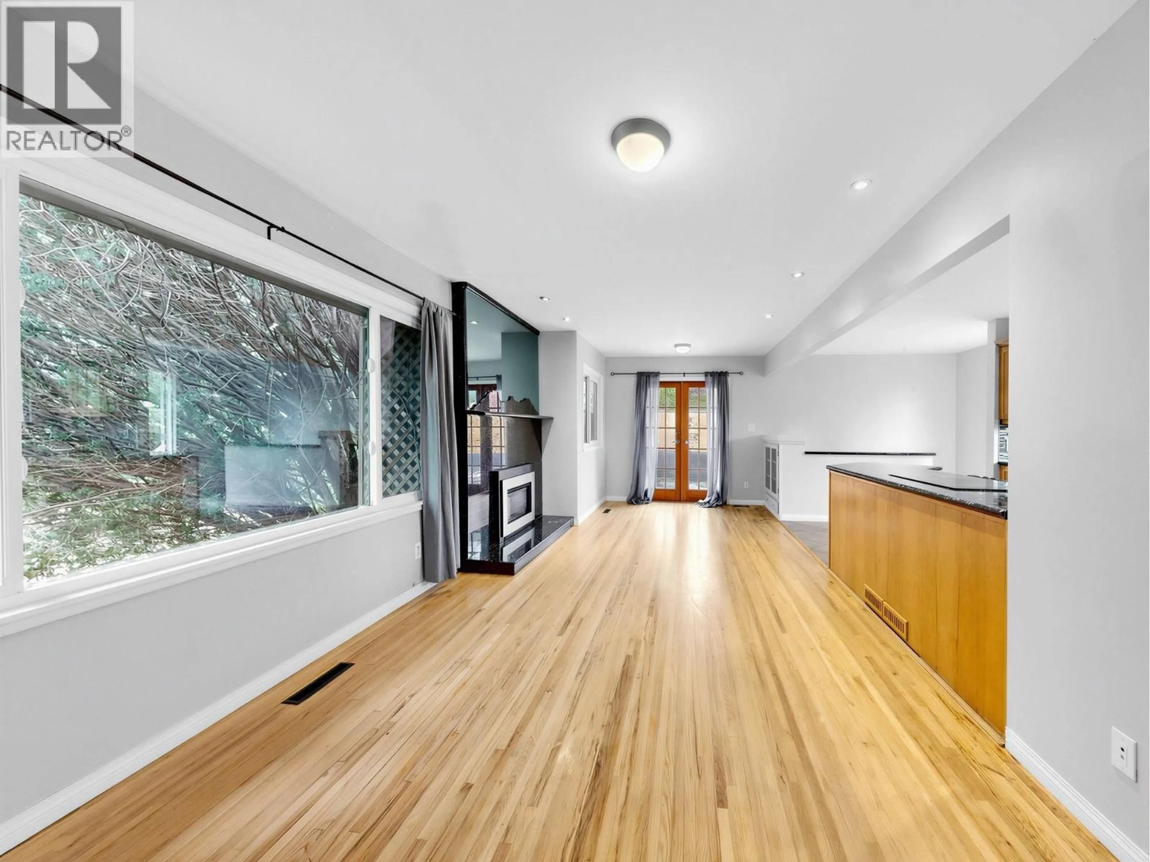 Indoor foyer for 2155 MOHAWK AVENUE, Coquitlam British Columbia V3J6V3