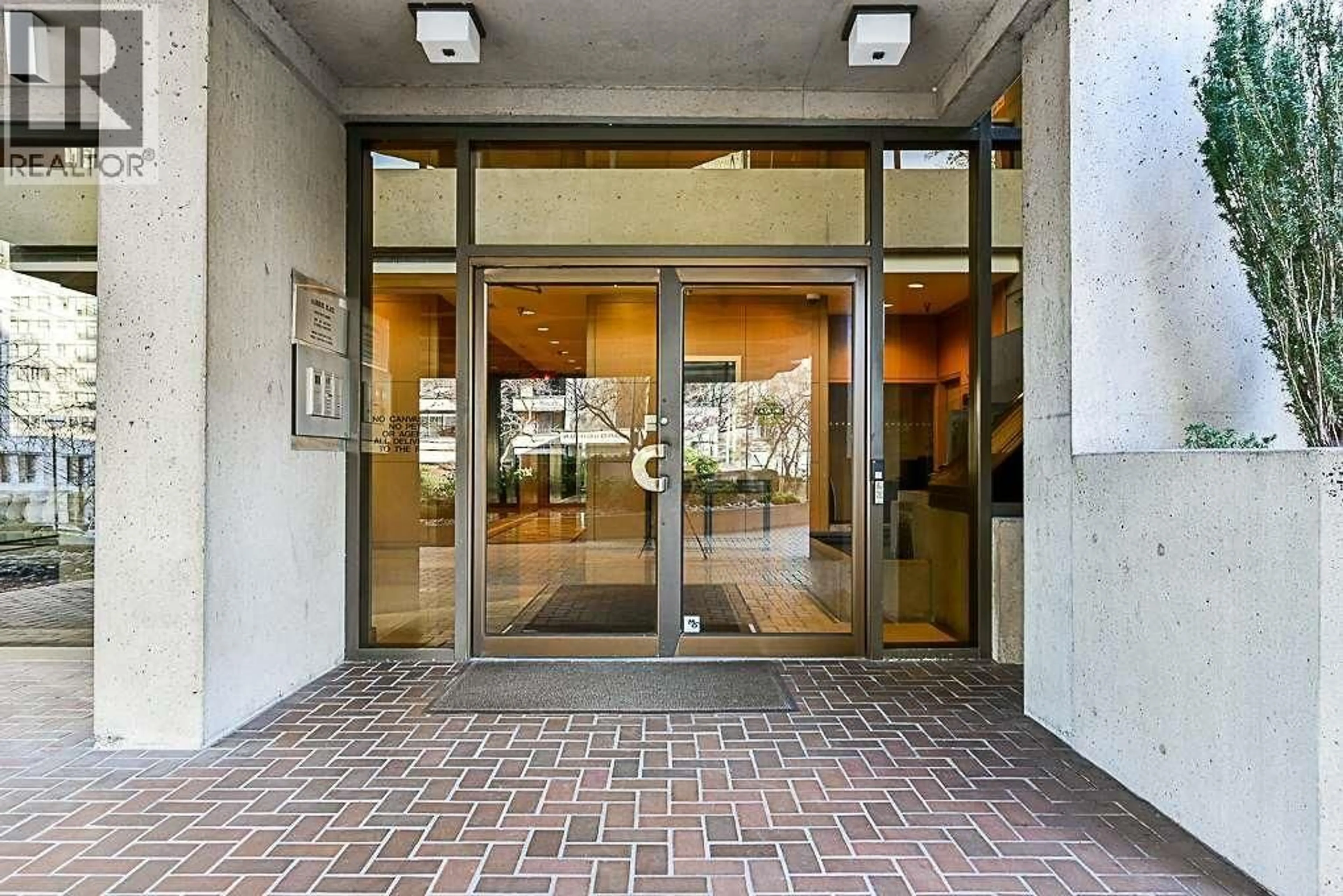 Indoor foyer for 501 - 738 BROUGHTON STREET, Vancouver British Columbia V6G3A7