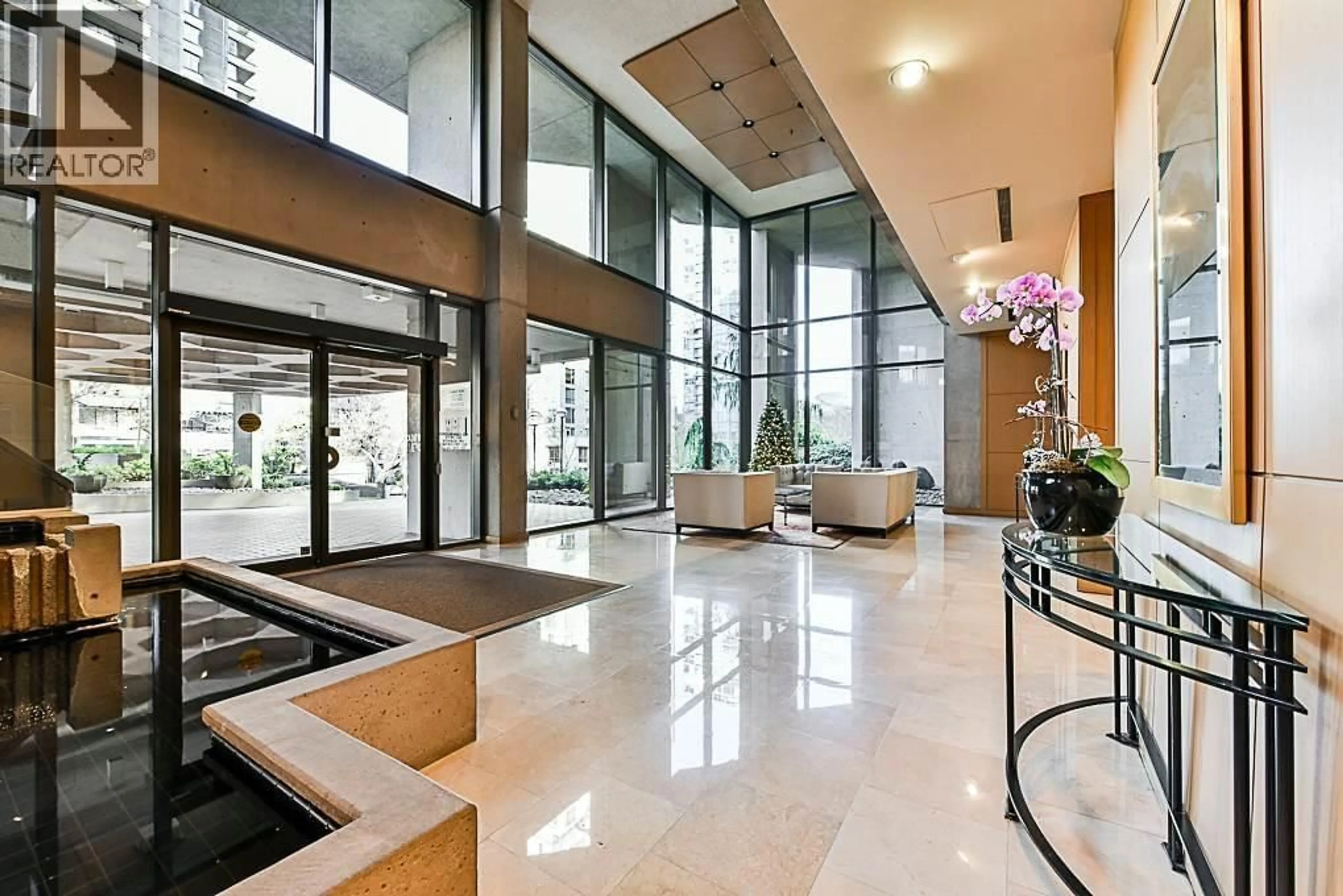 Indoor foyer for 501 - 738 BROUGHTON STREET, Vancouver British Columbia V6G3A7