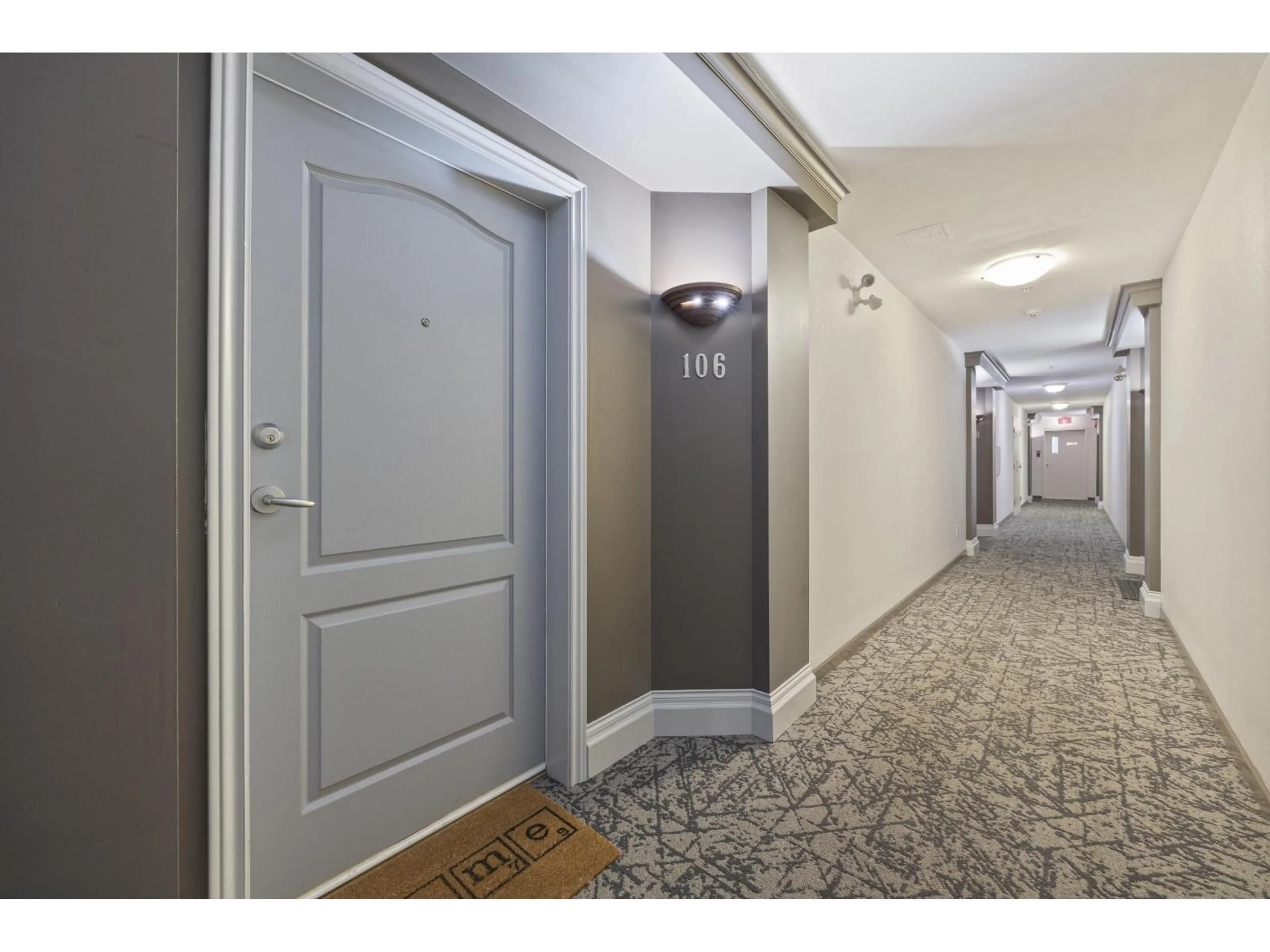 Indoor foyer for 106 - 20239 MICHAUD CRESCENT, Langley British Columbia V3A8L1