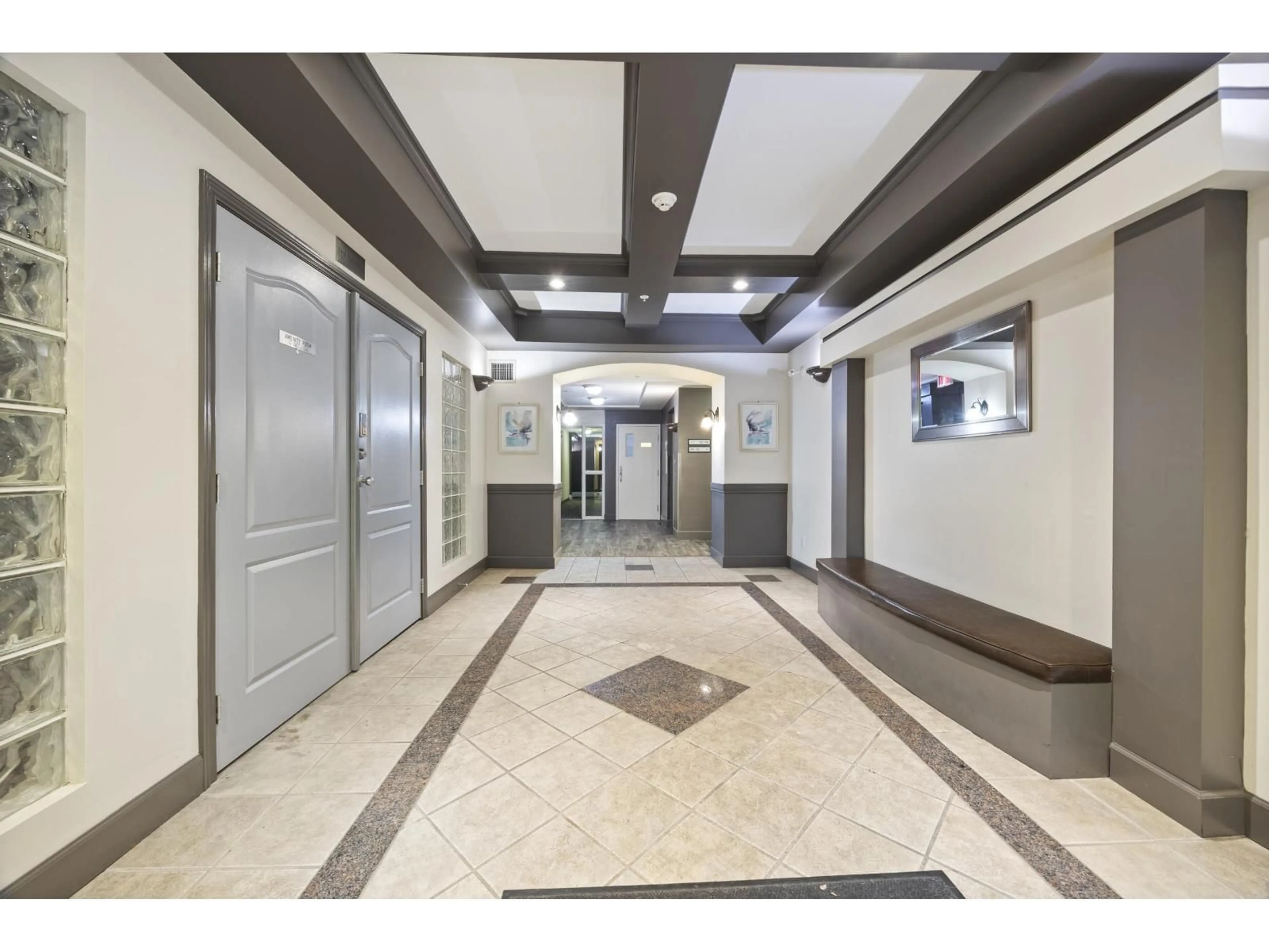 Indoor foyer for 106 - 20239 MICHAUD CRESCENT, Langley British Columbia V3A8L1