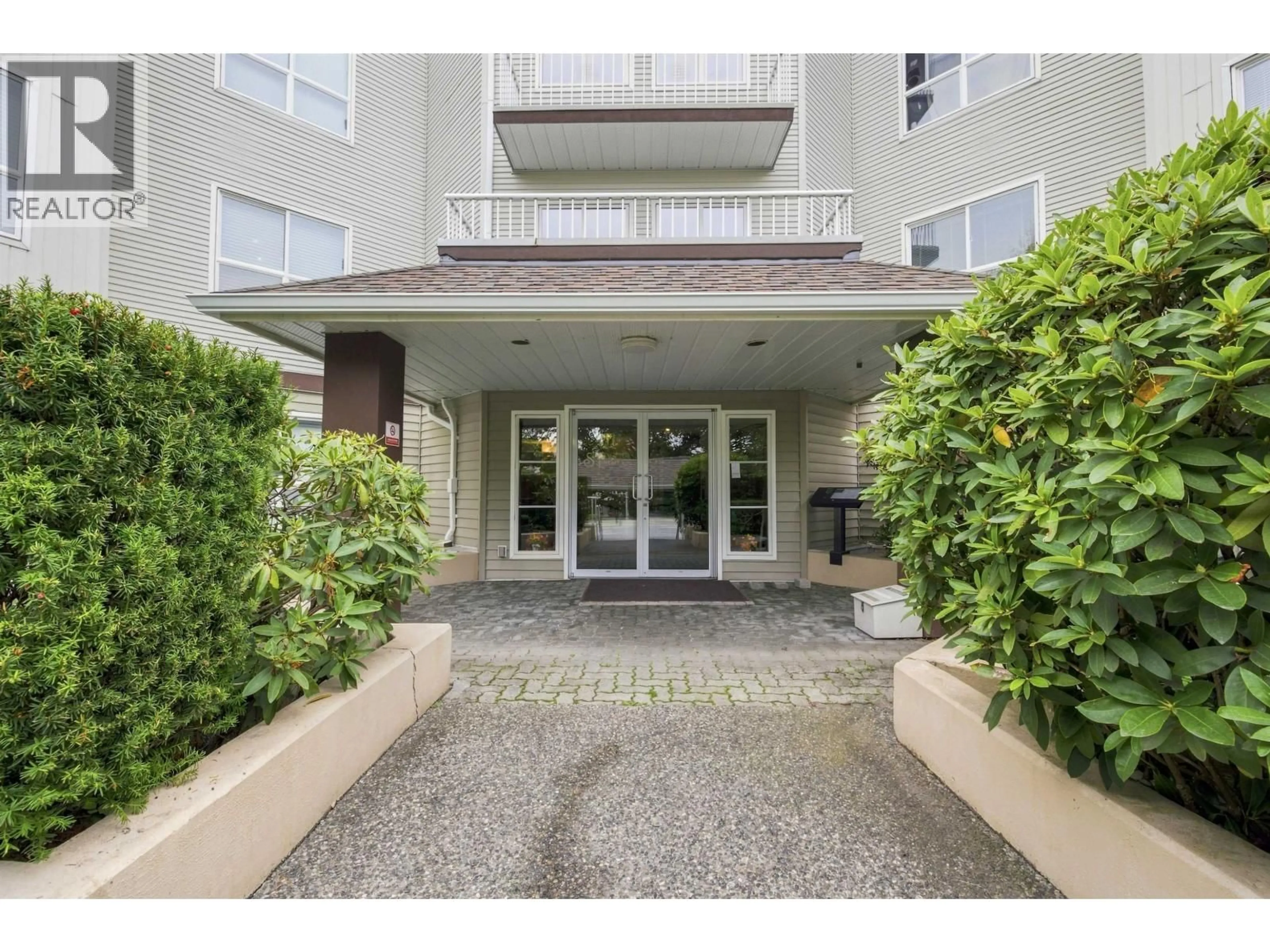 Indoor foyer for 111 - 4768 53 STREET, Delta British Columbia V4K5B2