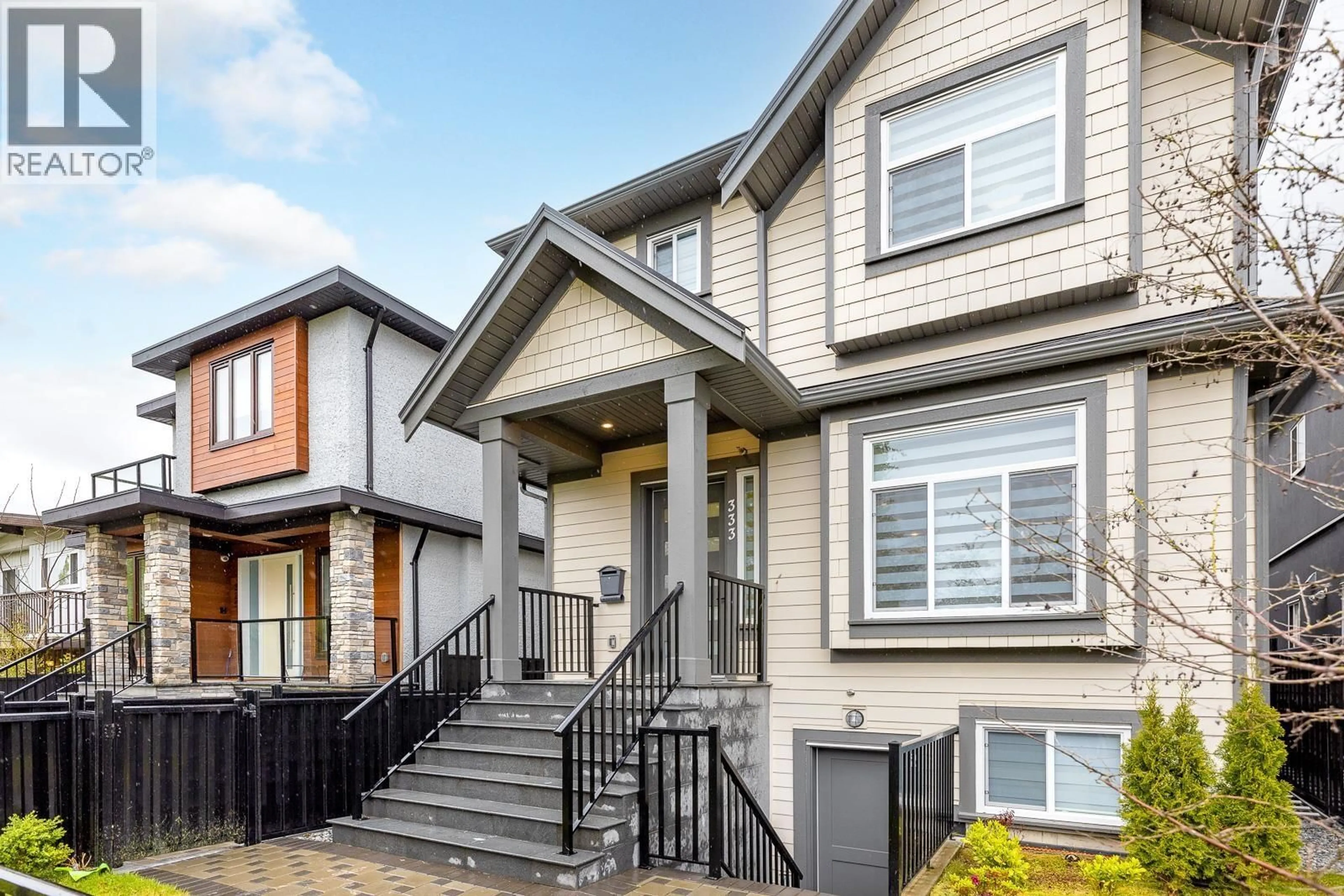 Home with vinyl exterior material, street for 333 64TH AVENUE, Vancouver British Columbia V5X2M8