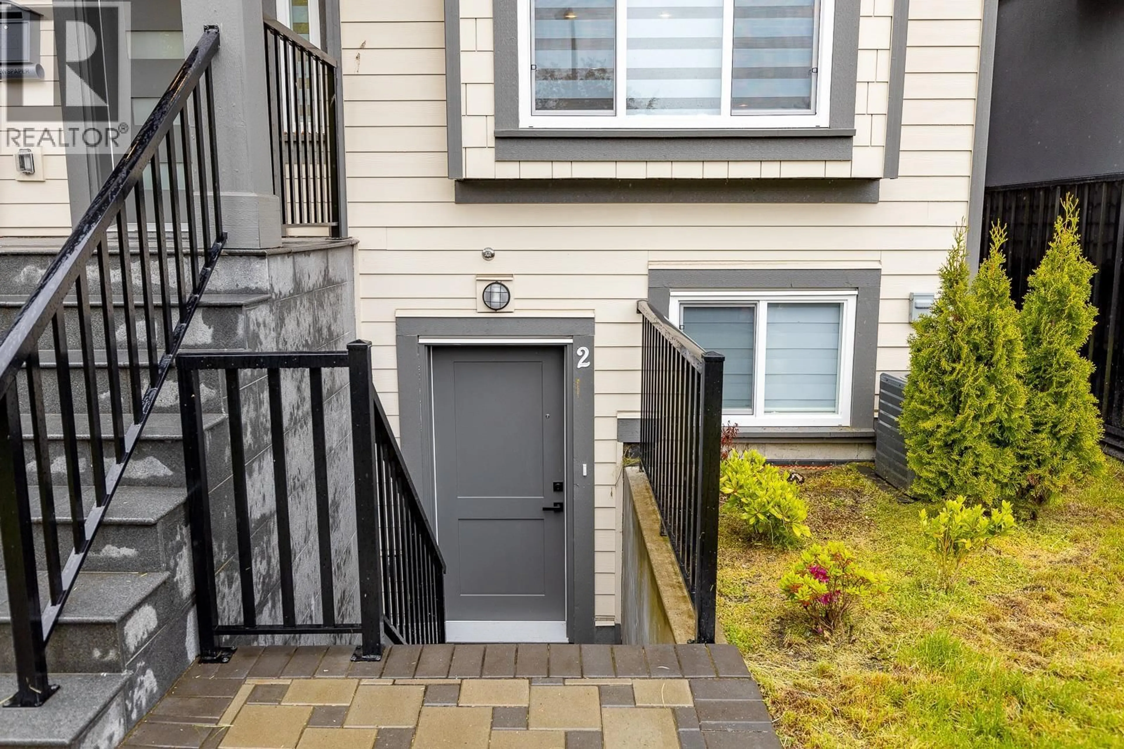 Patio, street for 333 64TH AVENUE, Vancouver British Columbia V5X2M8