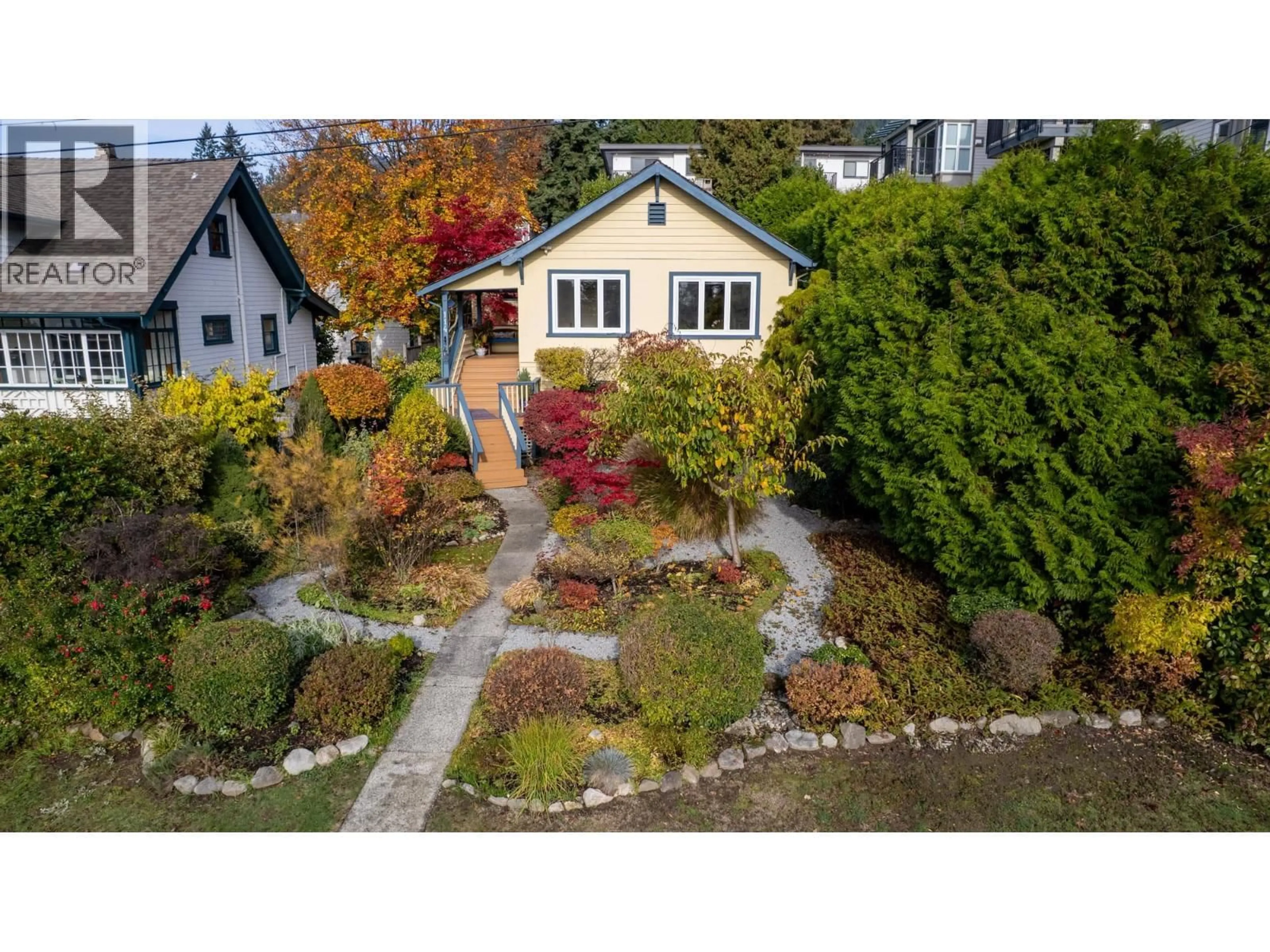 A pic from outside/outdoor area/front of a property/back of a property/a pic from drone, street for 114 KINGS ROAD, North Vancouver British Columbia V7N2L8