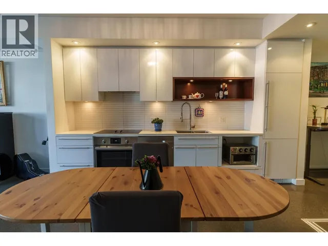 260 2ND AVENUE, Vancouver 3