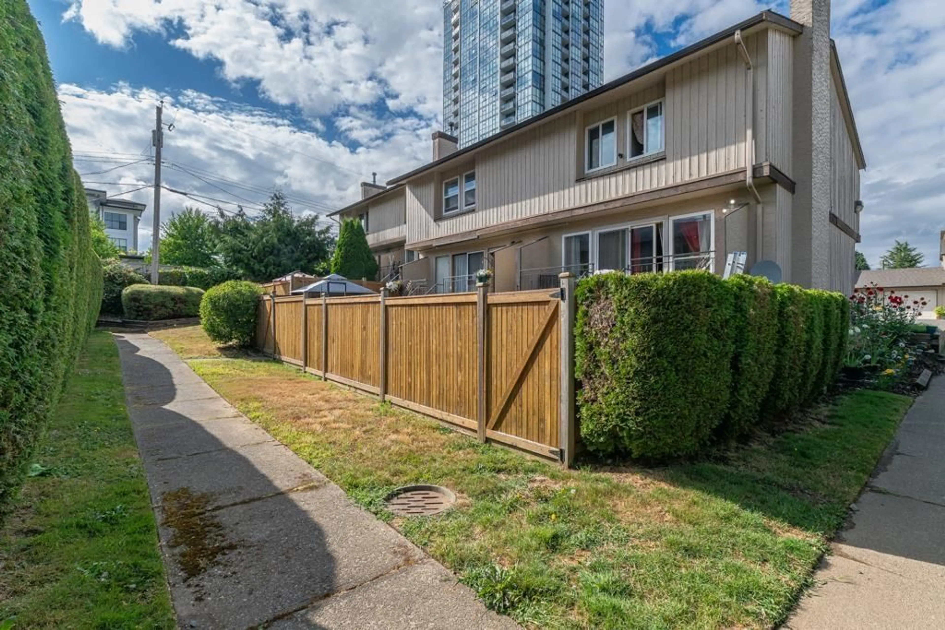 Patio, street for 9 - 32870 BEVAN WAY, Abbotsford British Columbia V2S6R3
