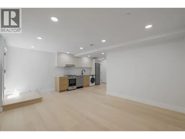 4015 VICTORIA DRIVE, Vancouver 3
