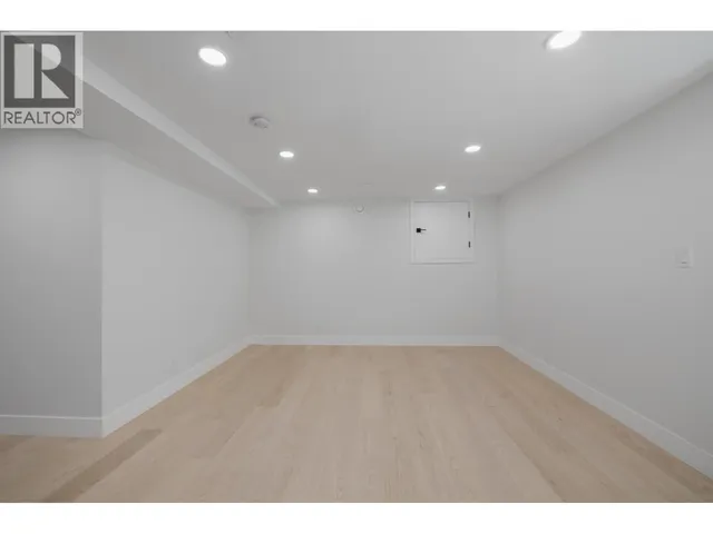 4015 VICTORIA DRIVE, Vancouver 4