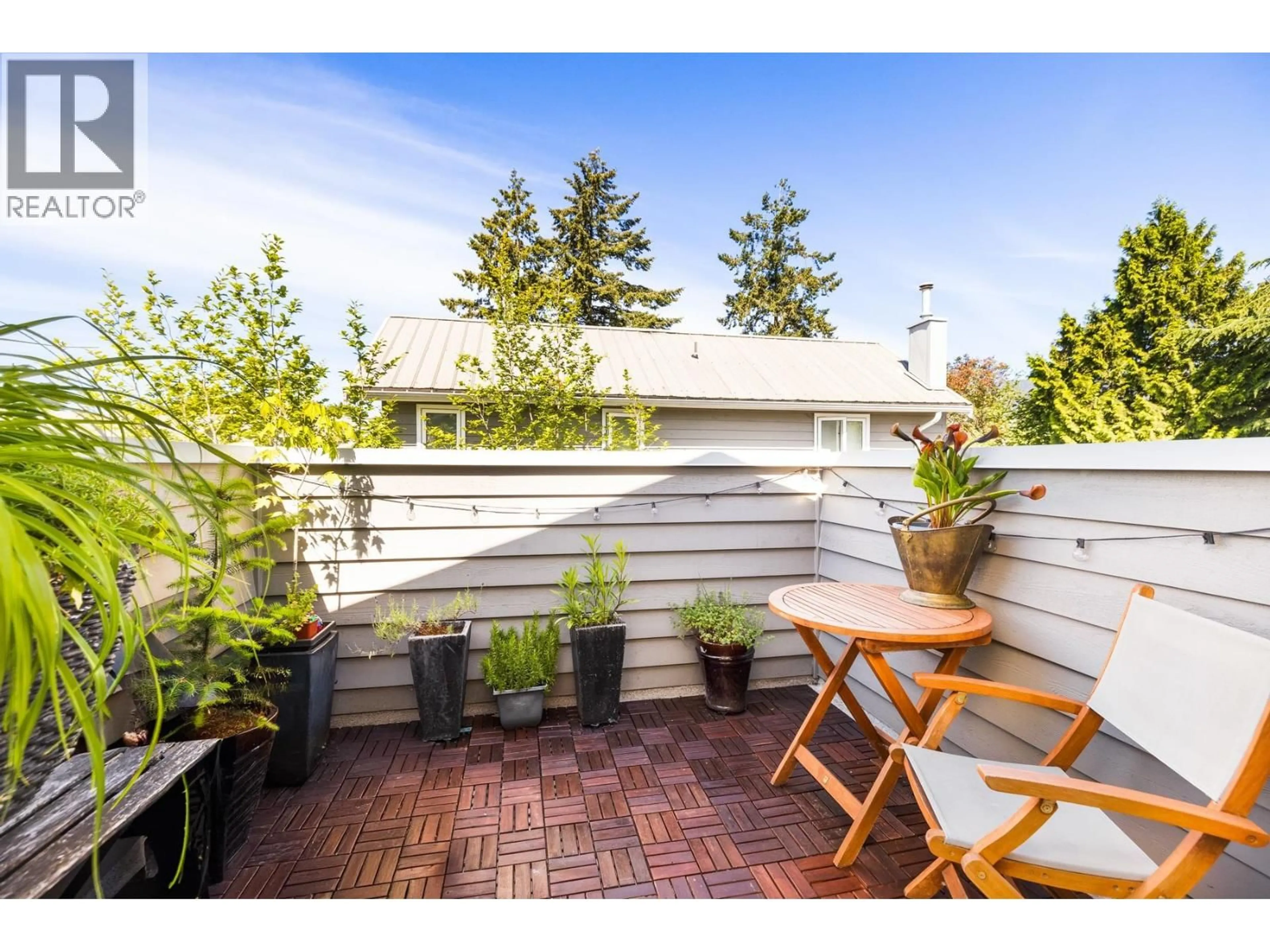 Patio, unknown for 303 - 1528 BOWSER AVENUE, North Vancouver British Columbia V7P2Y3