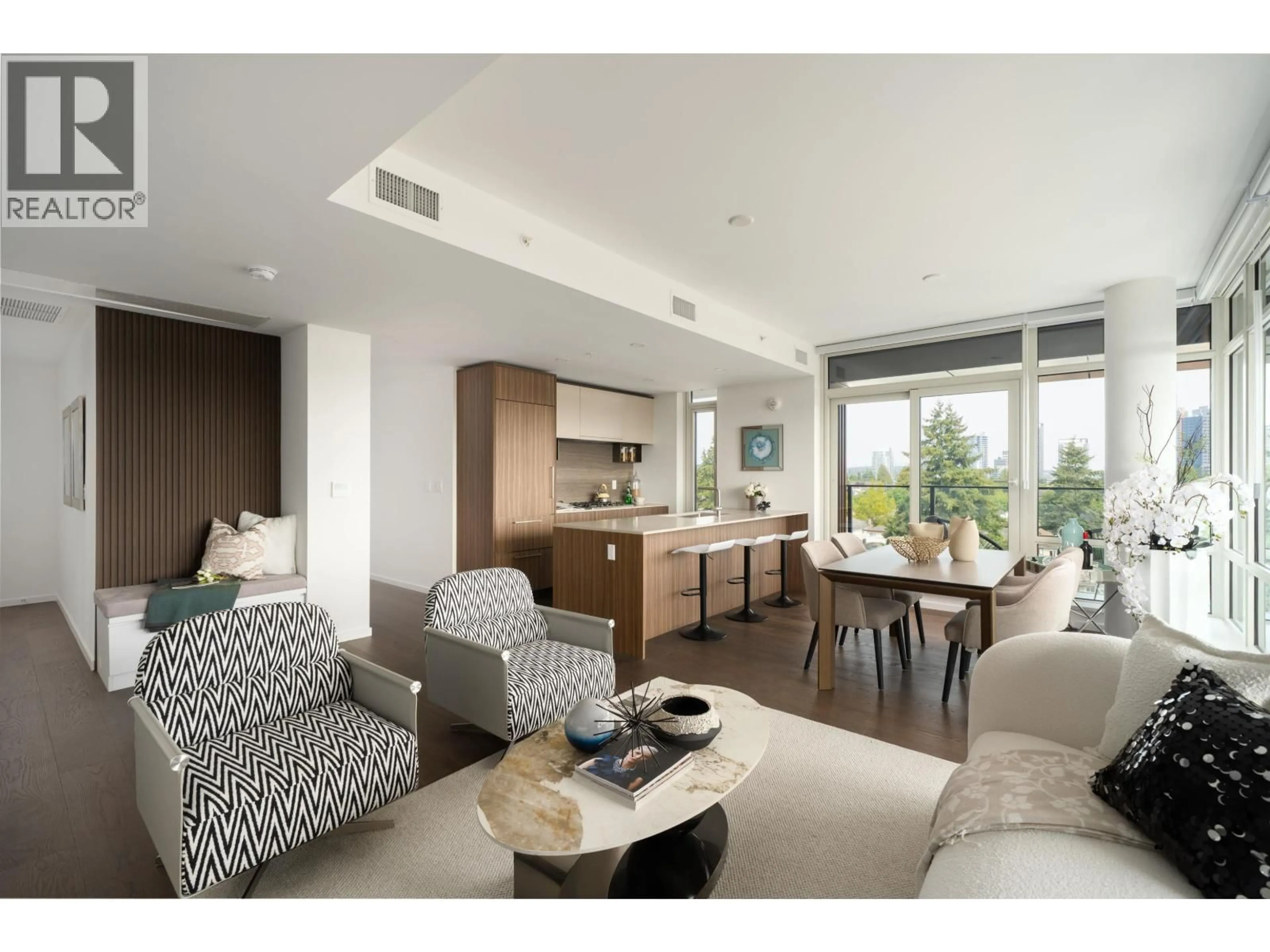 Living room with furniture, unknown for 201 - 8486 OAK STREET, Vancouver British Columbia V6P4B1