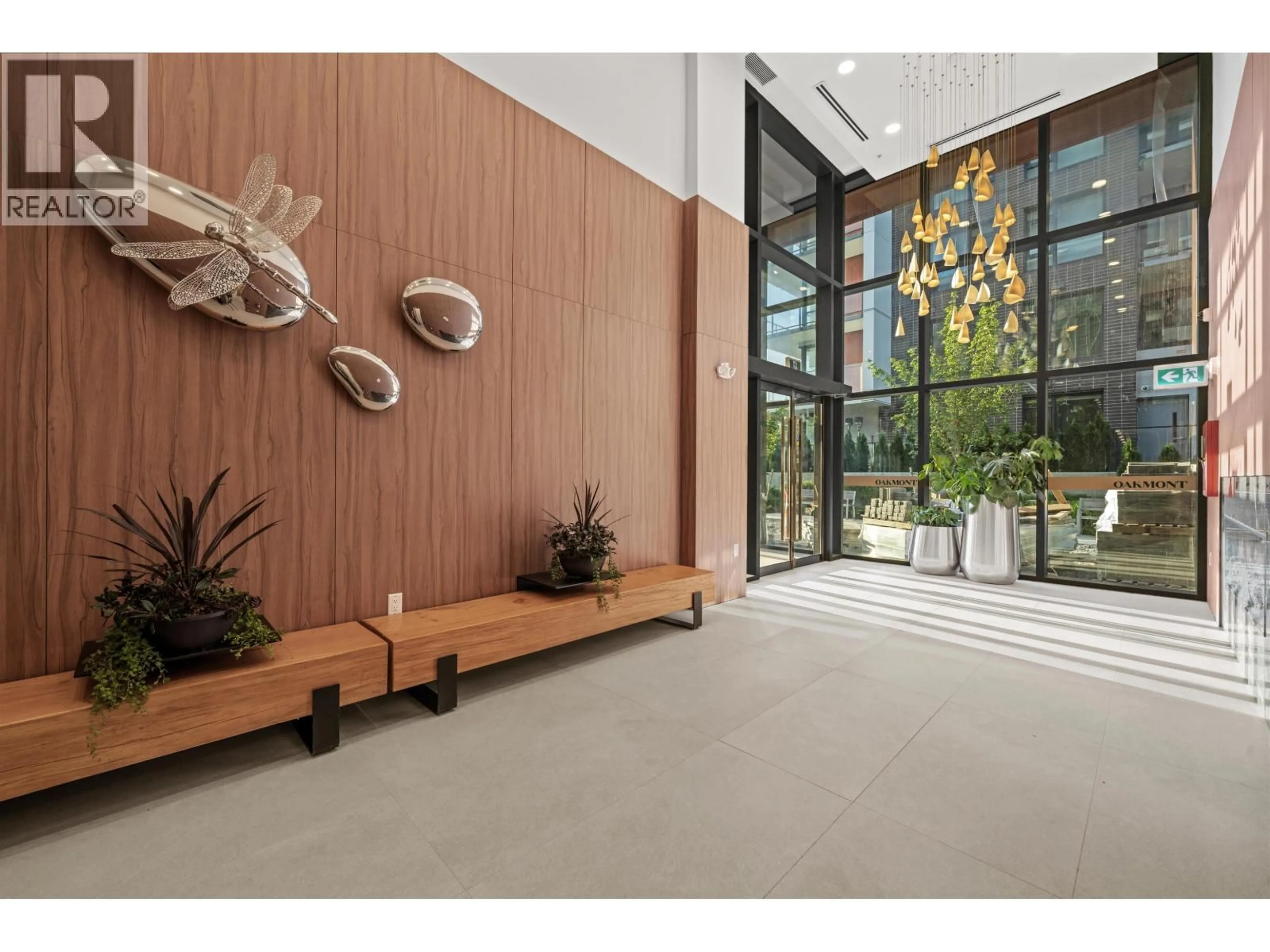 Indoor foyer for 104 - 8486 OAK STREET, Vancouver British Columbia V6P4B1