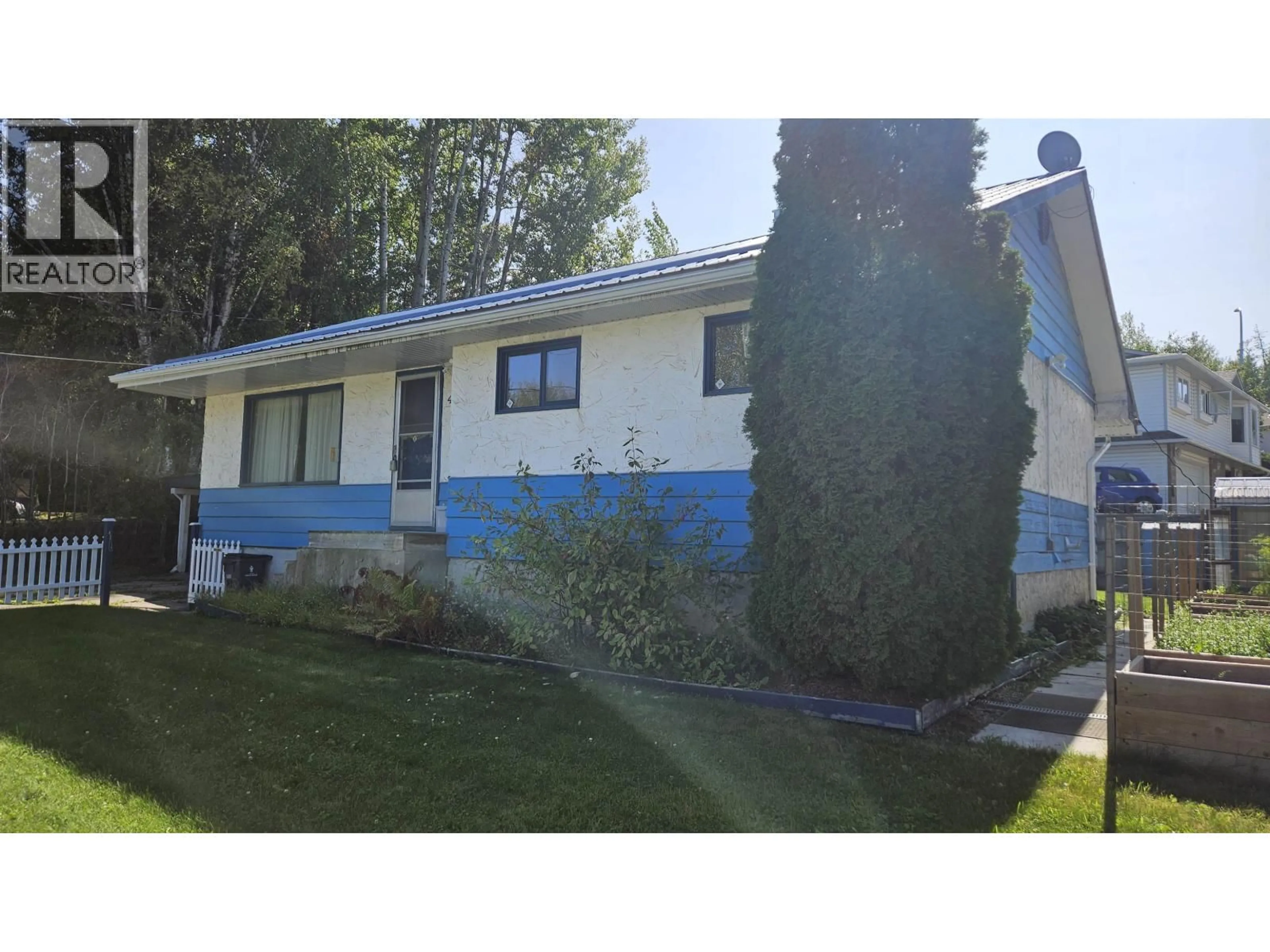 Home with vinyl exterior material, unknown for 4187 DAVIS ROAD, Prince George British Columbia V2N5L2