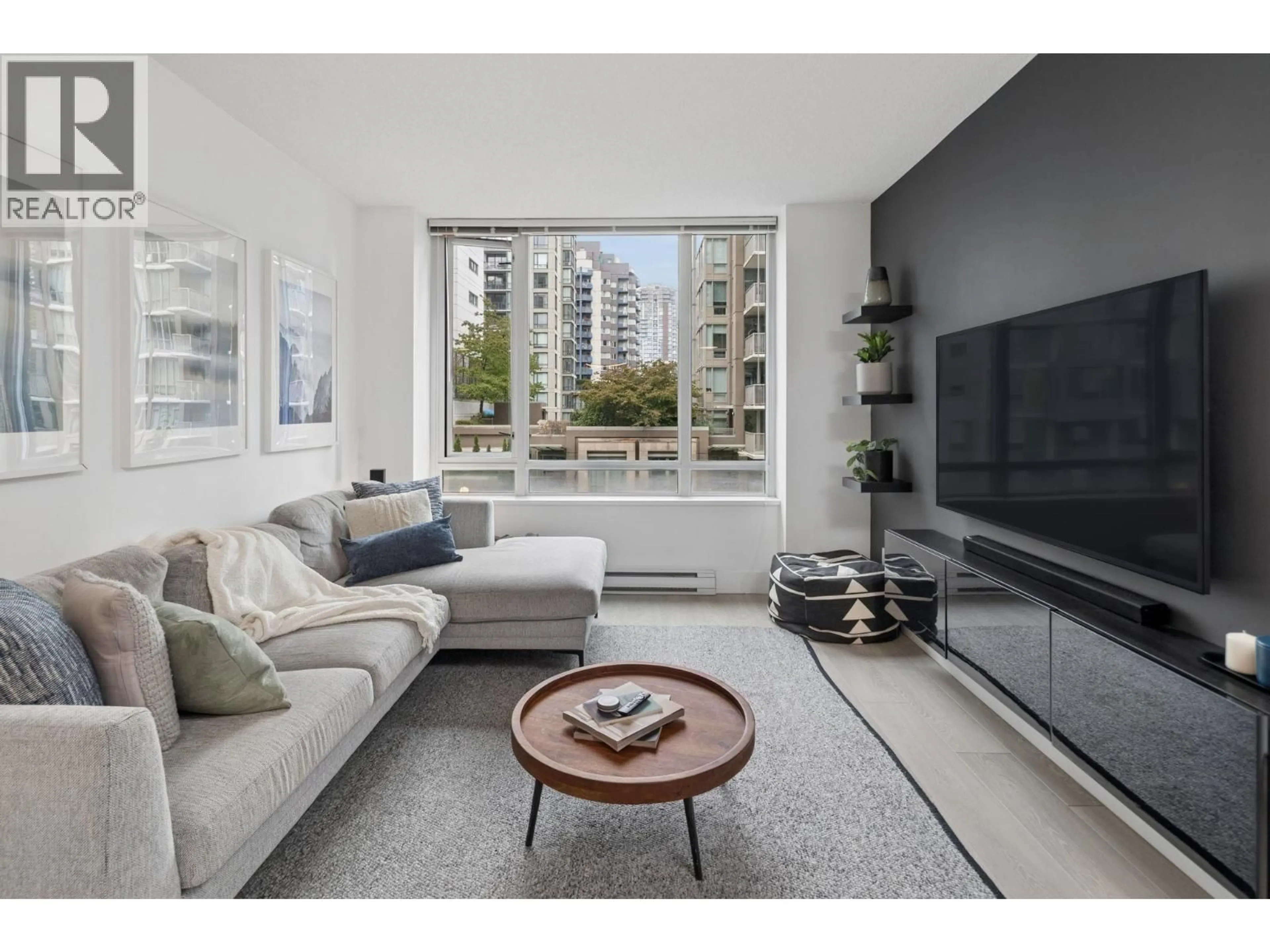 Living room with furniture, unknown for 606 - 1088 RICHARDS STREET, Vancouver British Columbia V6B0J8