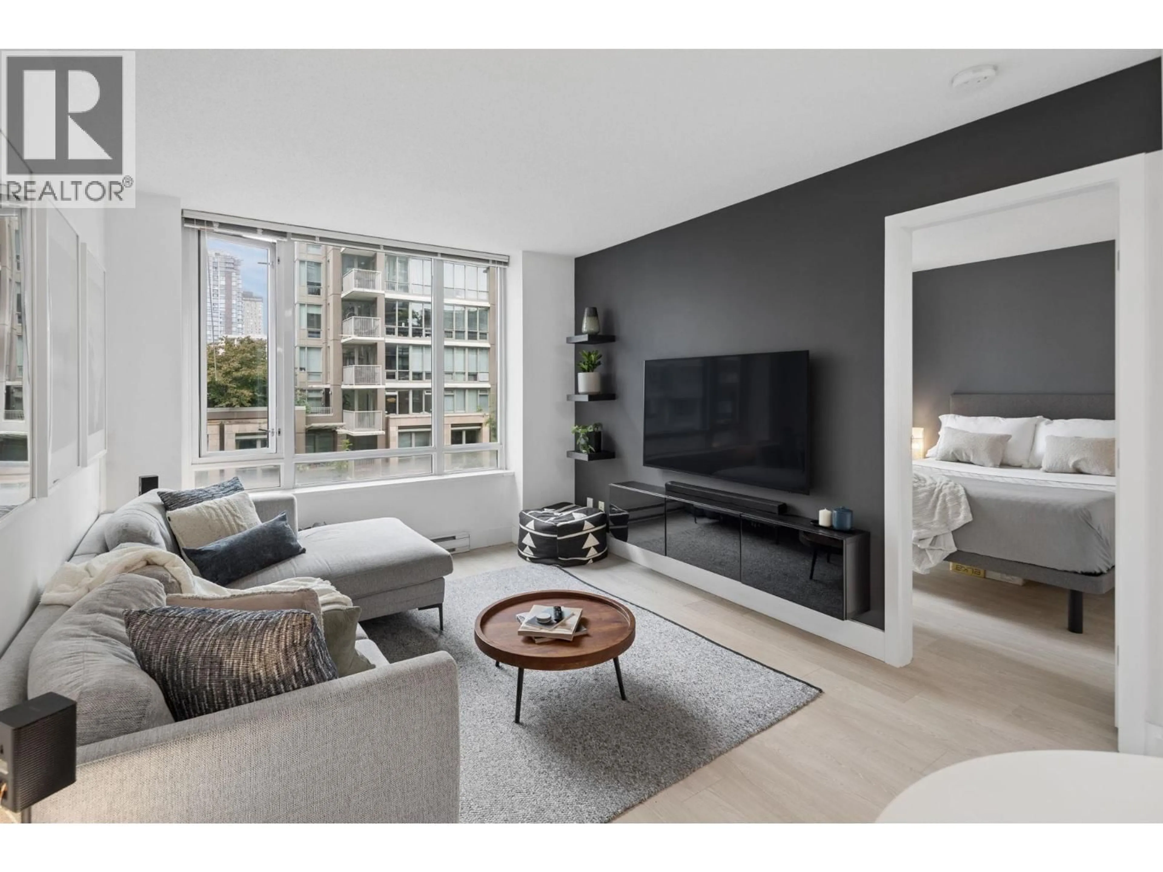 Living room with furniture, unknown for 606 - 1088 RICHARDS STREET, Vancouver British Columbia V6B0J8