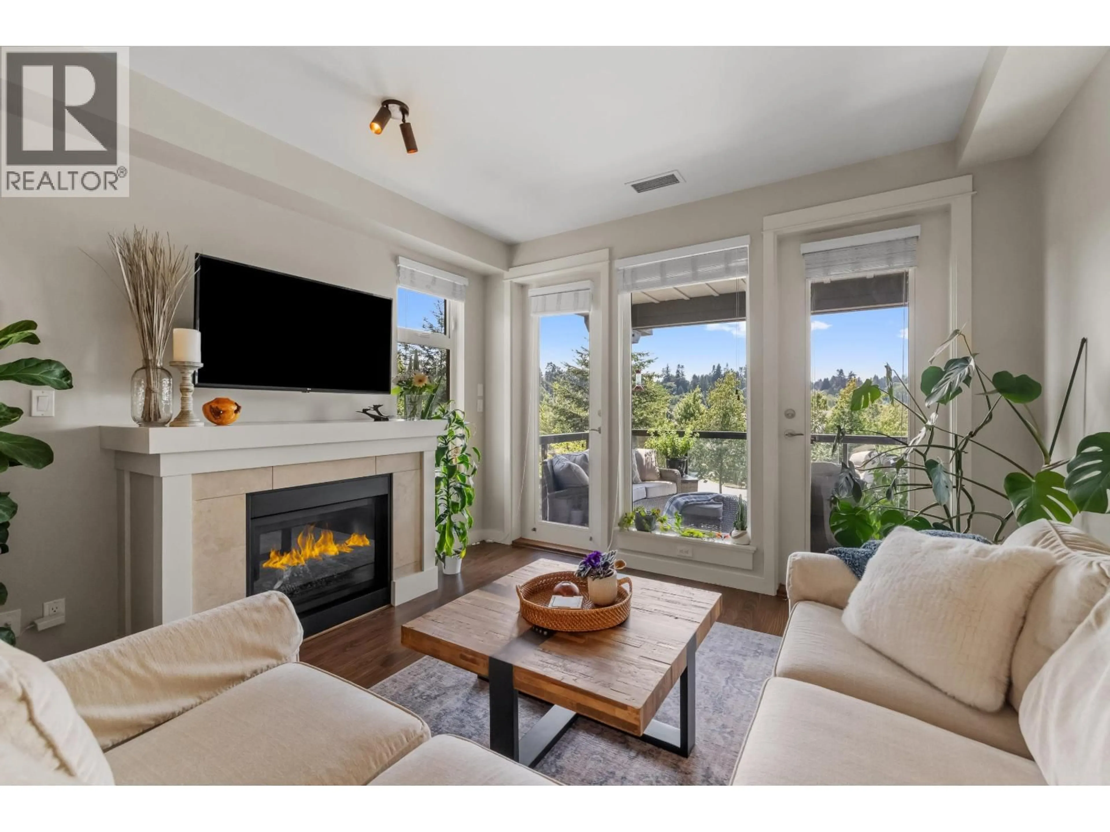 Living room with furniture, unknown for 301 - 5099 SPRINGS BOULEVARD, Delta British Columbia V4M0A2
