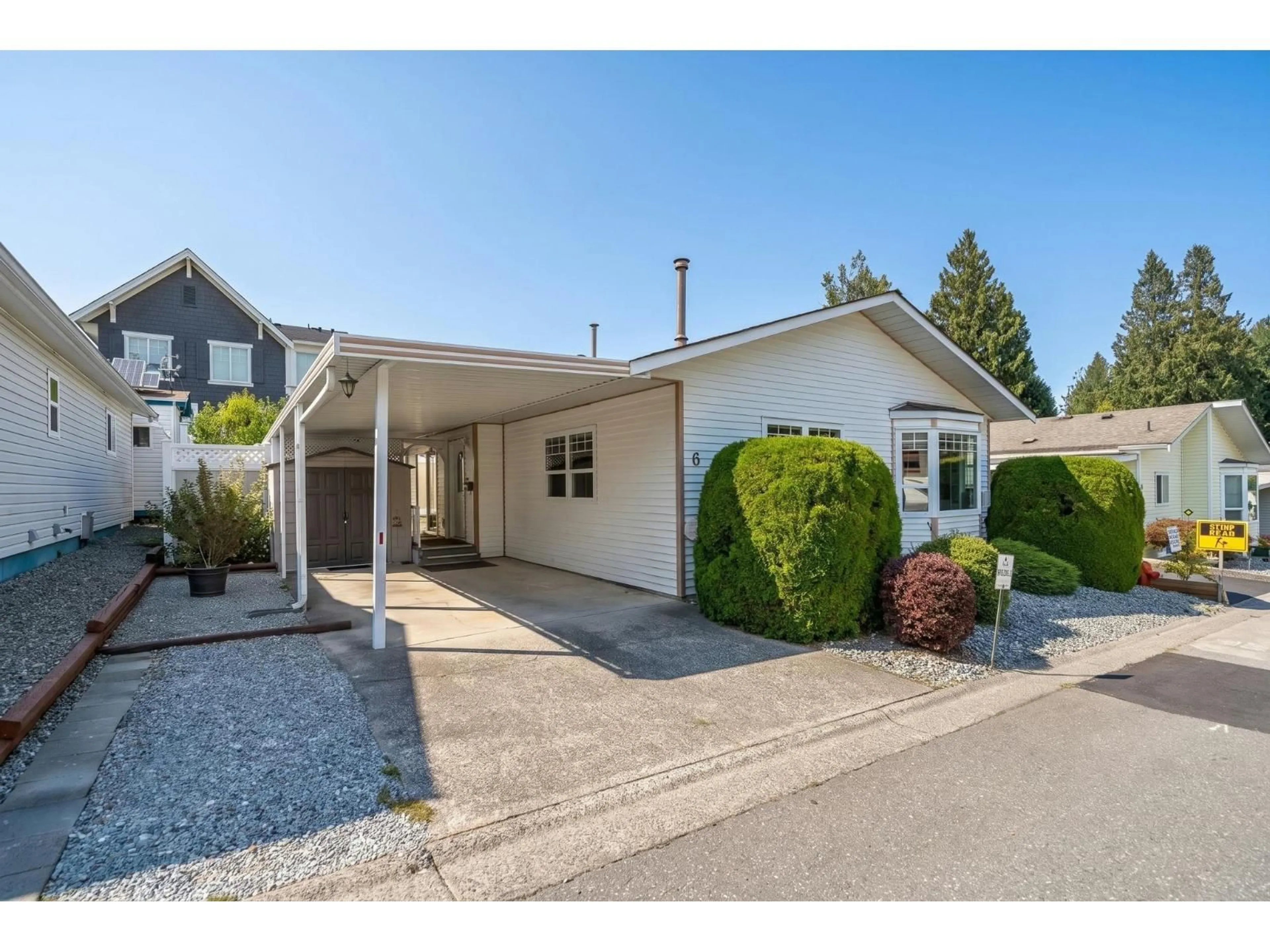 Unknown for 6 - 8078 KING GEORGE BOULEVARD, Surrey British Columbia V3W5B5