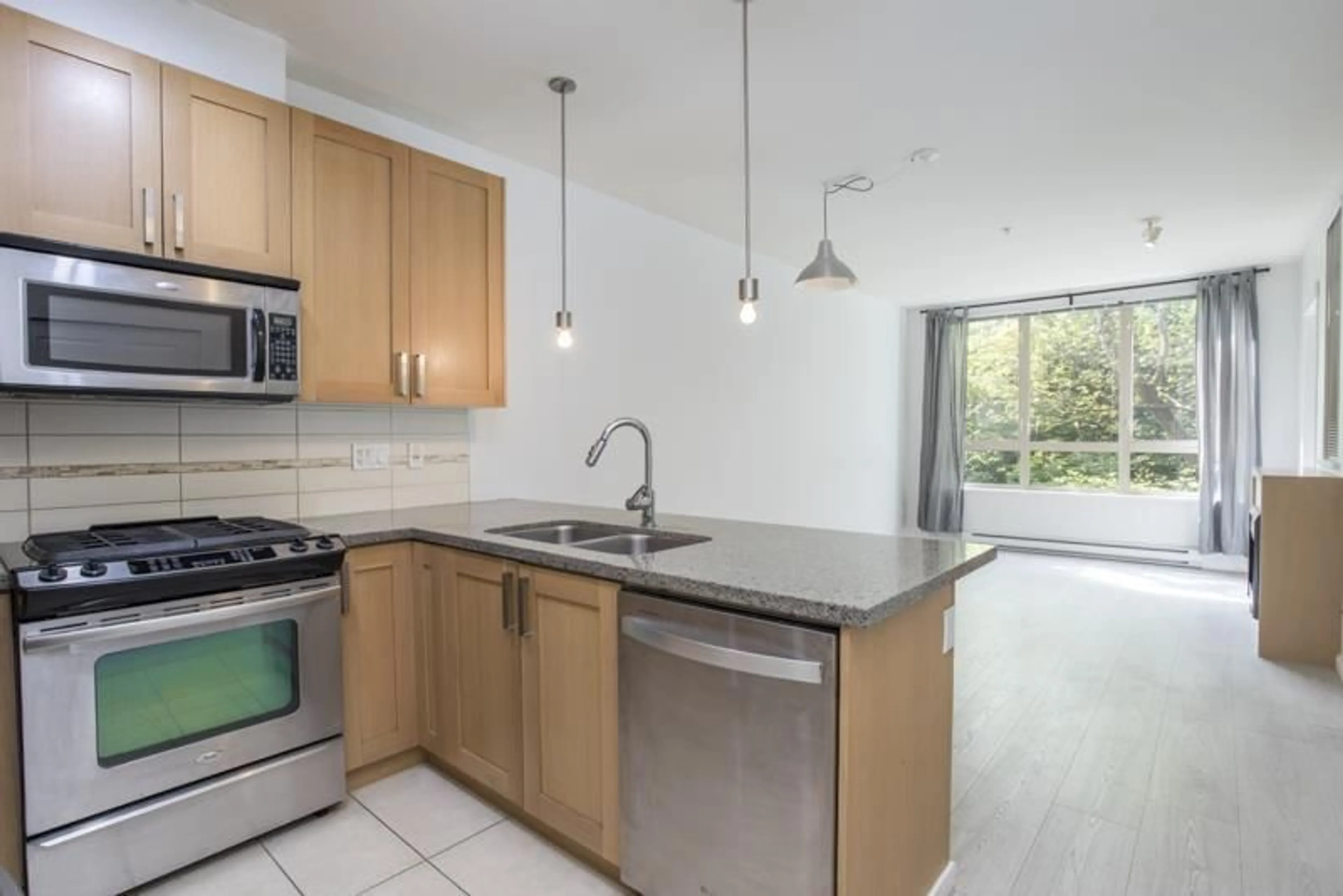 Standard kitchen, unknown for 223 - 15988 26 STREET, Surrey British Columbia V3Z5K3