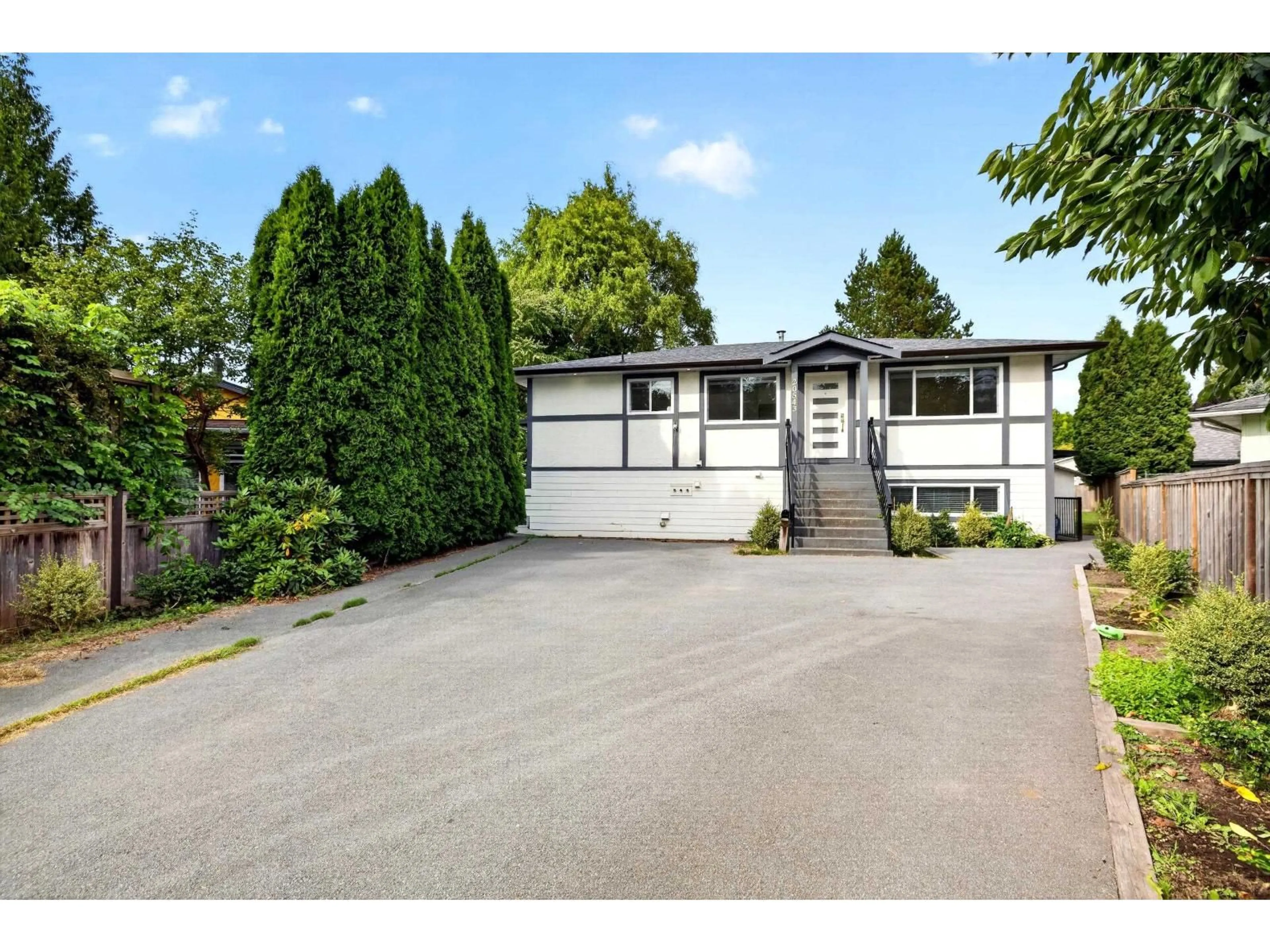 Unknown for 20543 50A AVENUE, Langley British Columbia V3A6X3