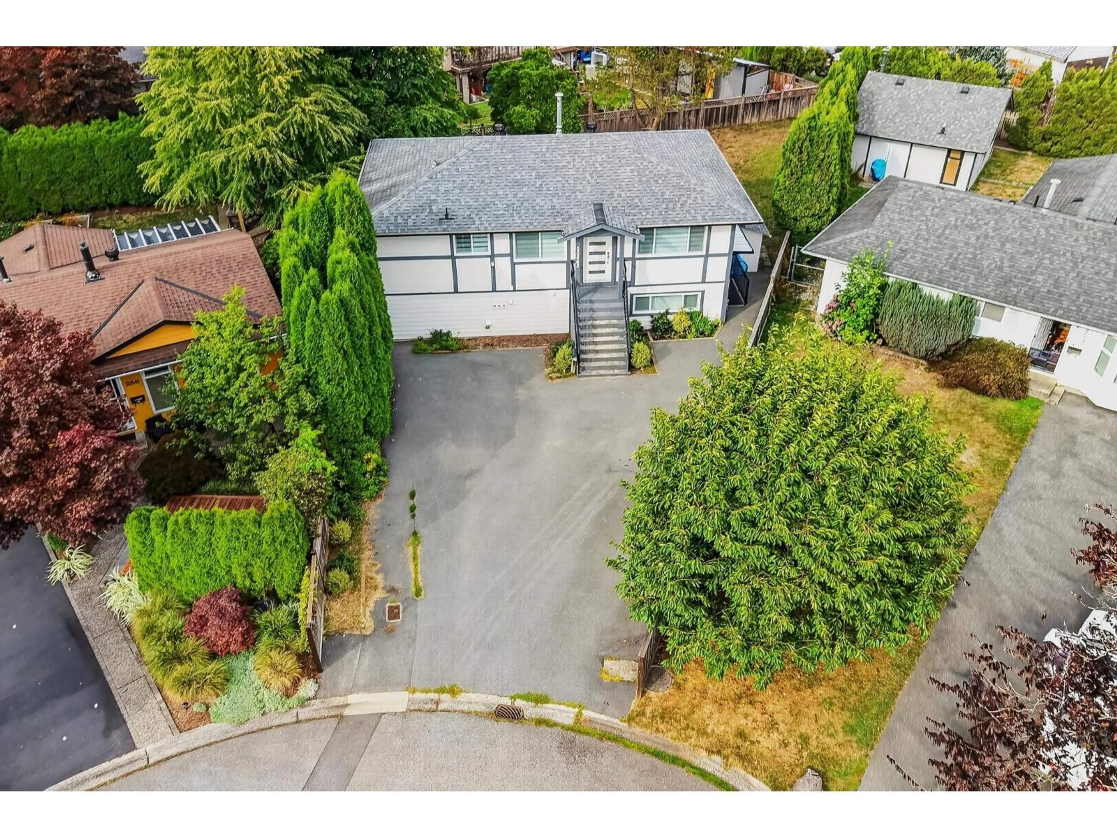 A pic from outside/outdoor area/front of a property/back of a property/a pic from drone, street for 20543 50A AVENUE, Langley British Columbia V3A6X3