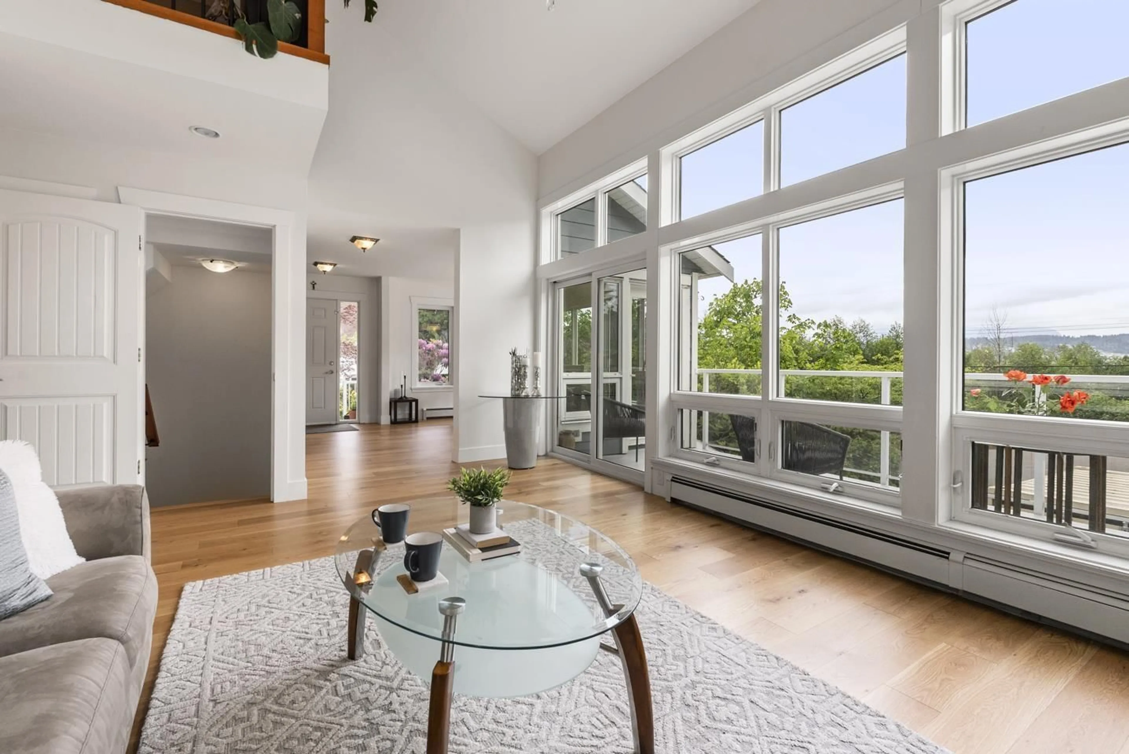 Indoor entryway for 13820 116 AVENUE, Surrey British Columbia V3R2T2