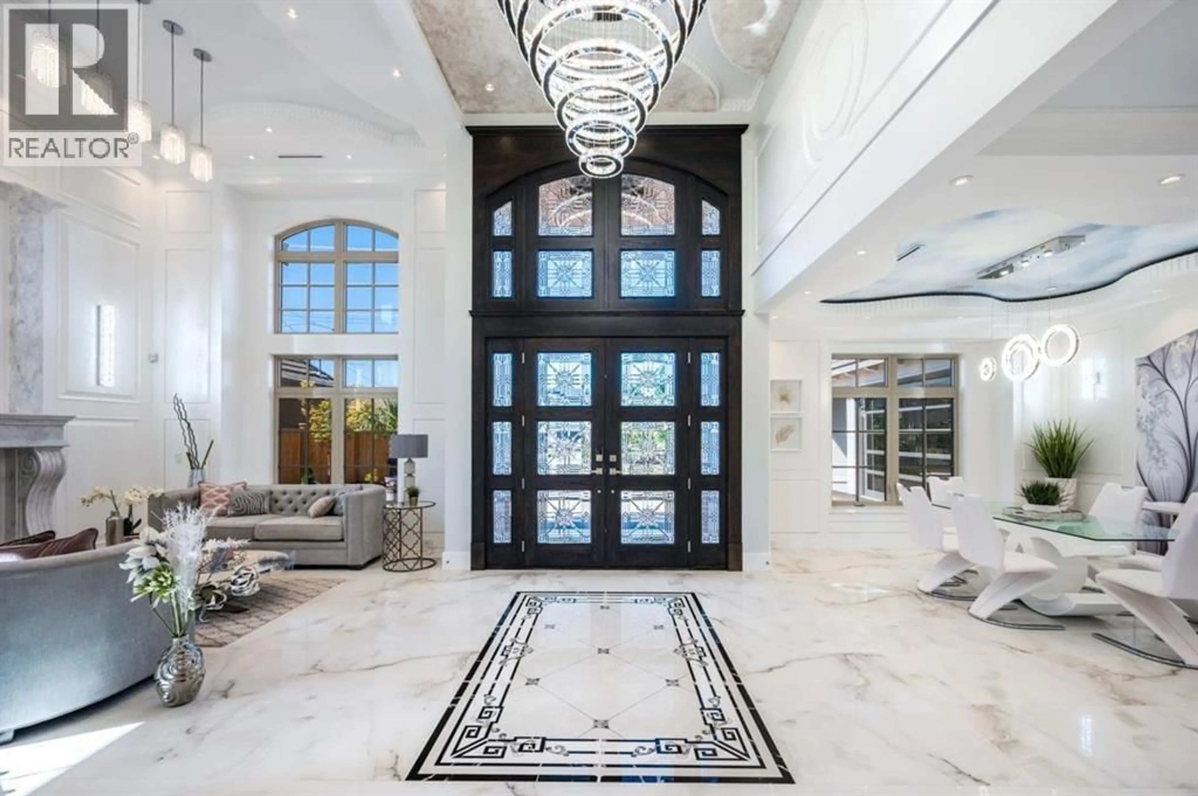 Indoor foyer for 5528 WALTON ROAD, Richmond British Columbia V7C2L9