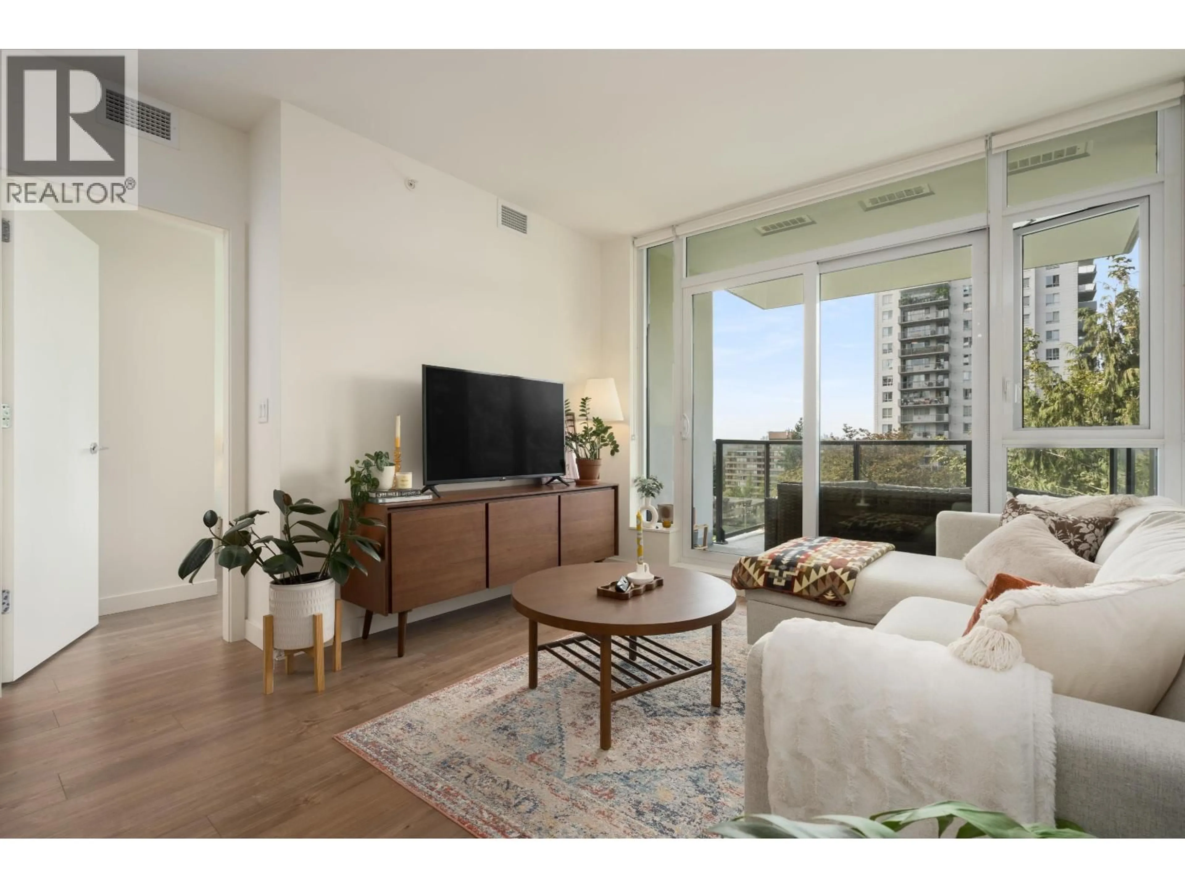 Living room with furniture, unknown for 608 - 585 AUSTIN AVENUE, Coquitlam British Columbia V3K0G6
