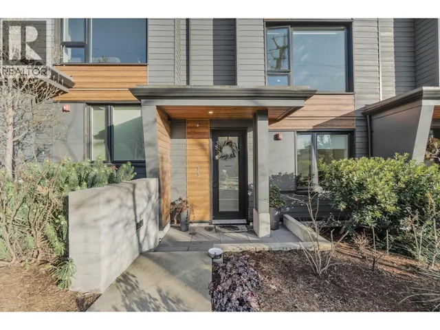 11 - 528 2ND STREET, North Vancouver 2