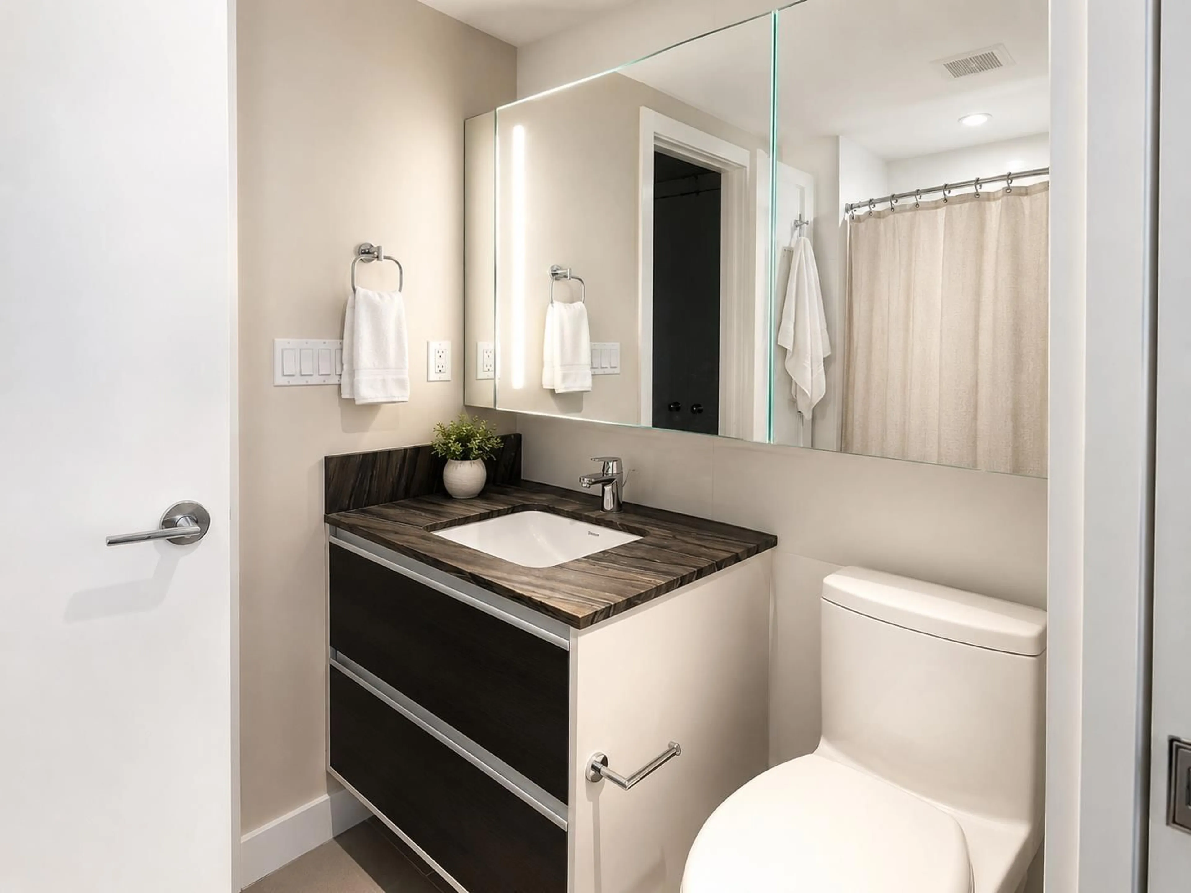 Contemporary bathroom, ceramic/tile floor for 303 - 13398 104 AVENUE, Surrey British Columbia V3T1V6