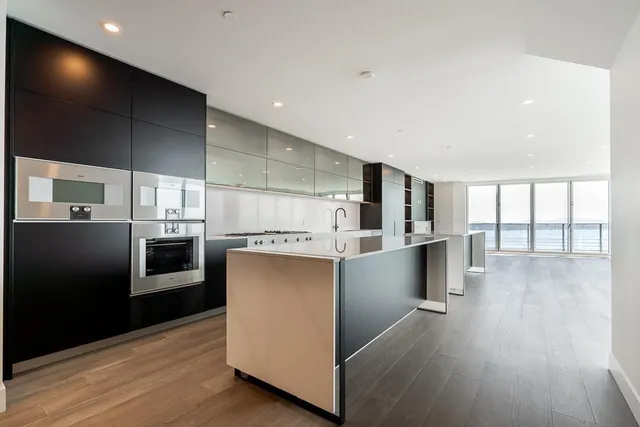 1302 - 1342 JOHNSTON ROAD, White Rock 4