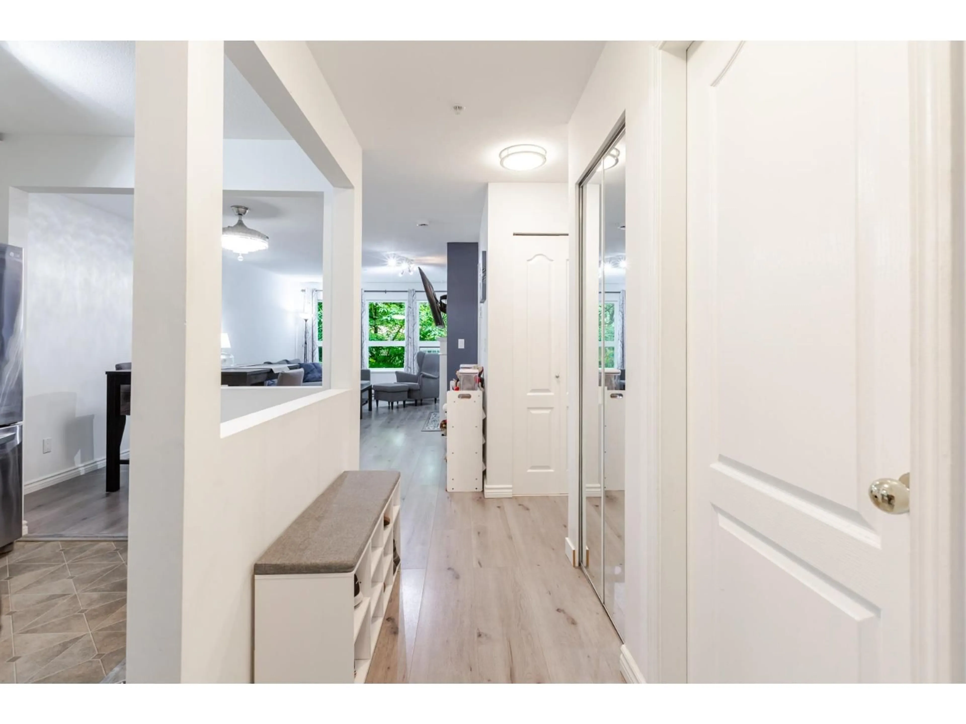 Indoor entryway for 202 - 9688 148 STREET, Surrey British Columbia V3R0W2
